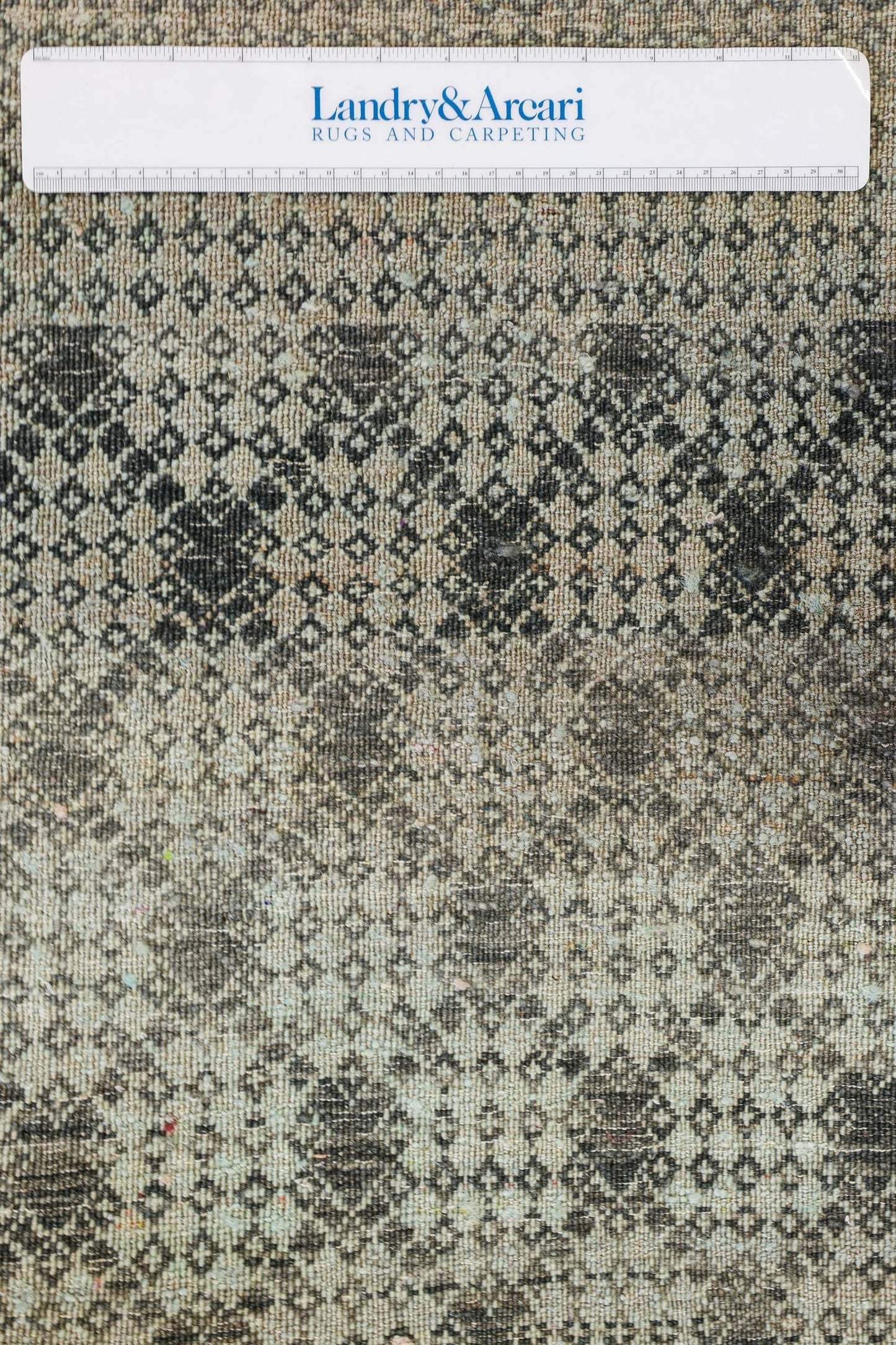Petite Broach Handwoven Contemporary Rug, J80588