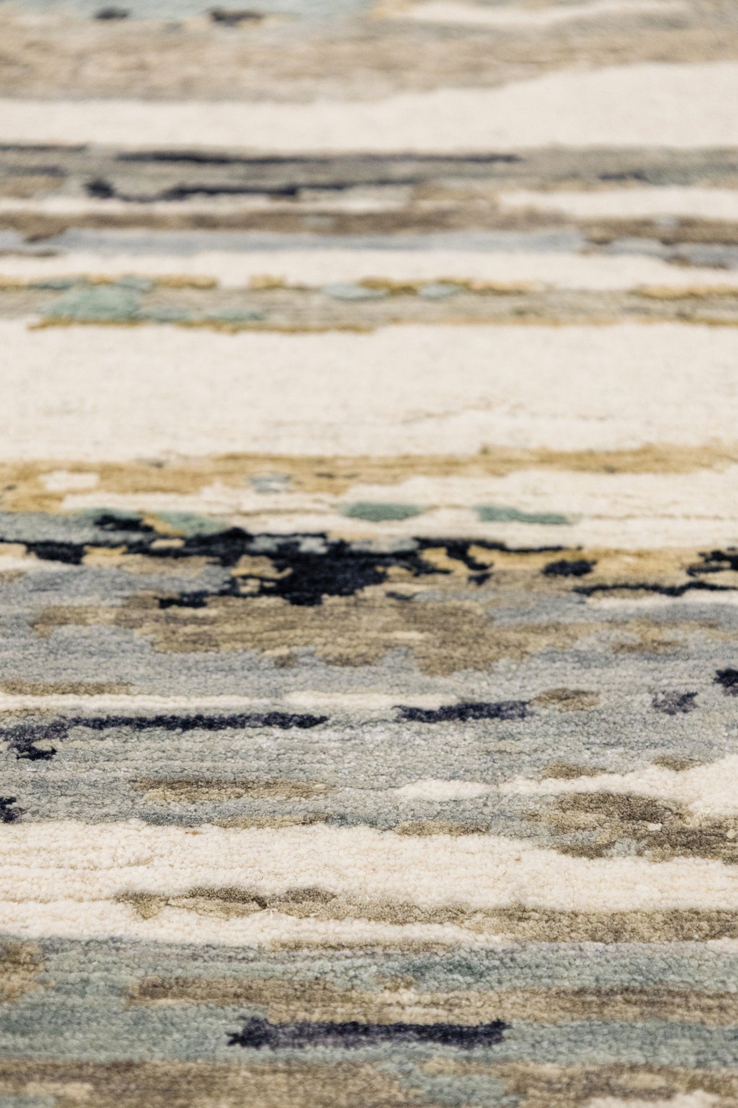 Silk Skyline Handwoven Contemporary Rug