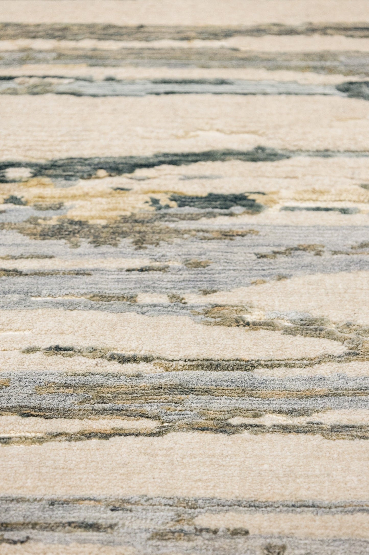 Silk Skyline Handwoven Contemporary Rug