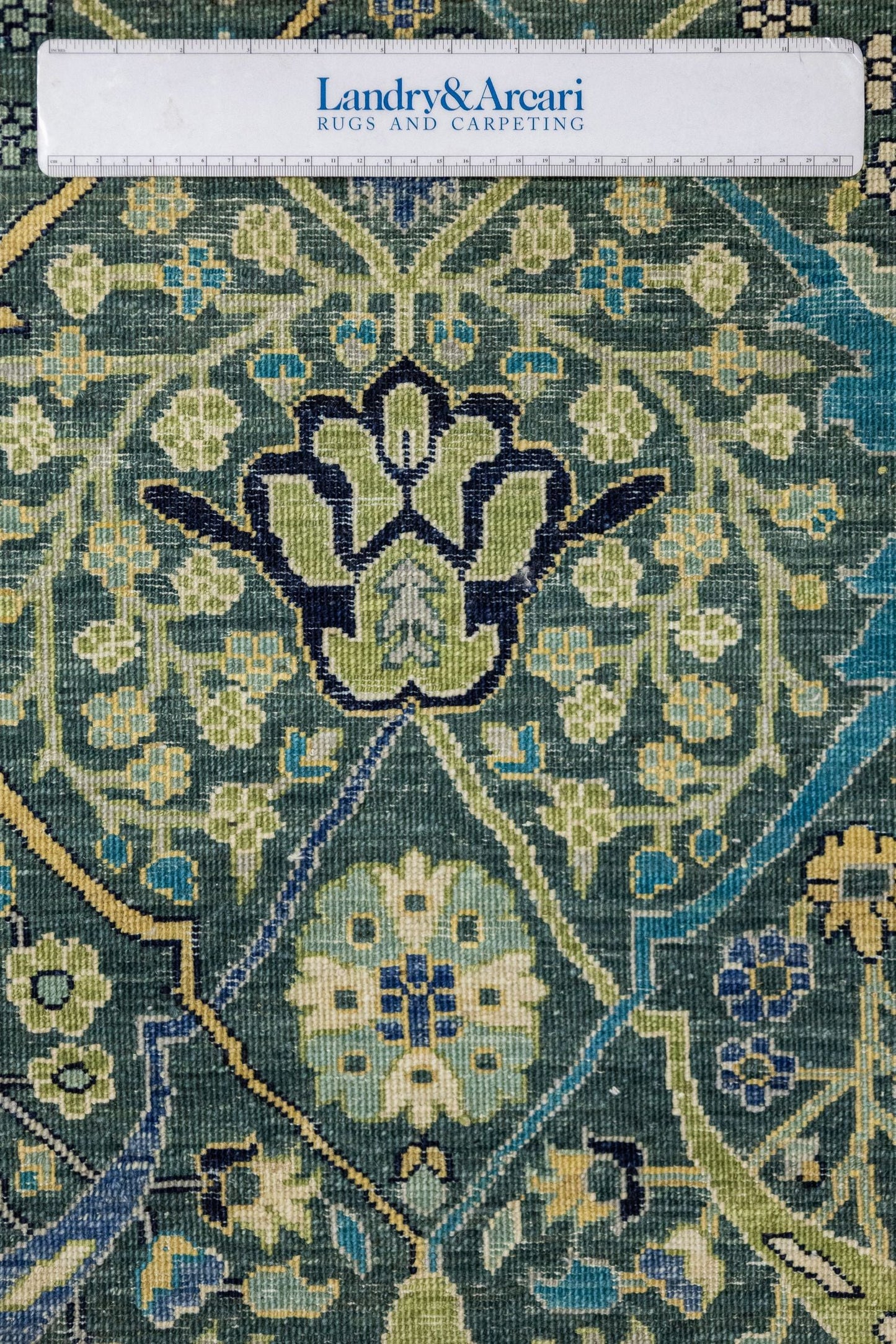 Arabesque Handwoven Traditional Rug, J86014