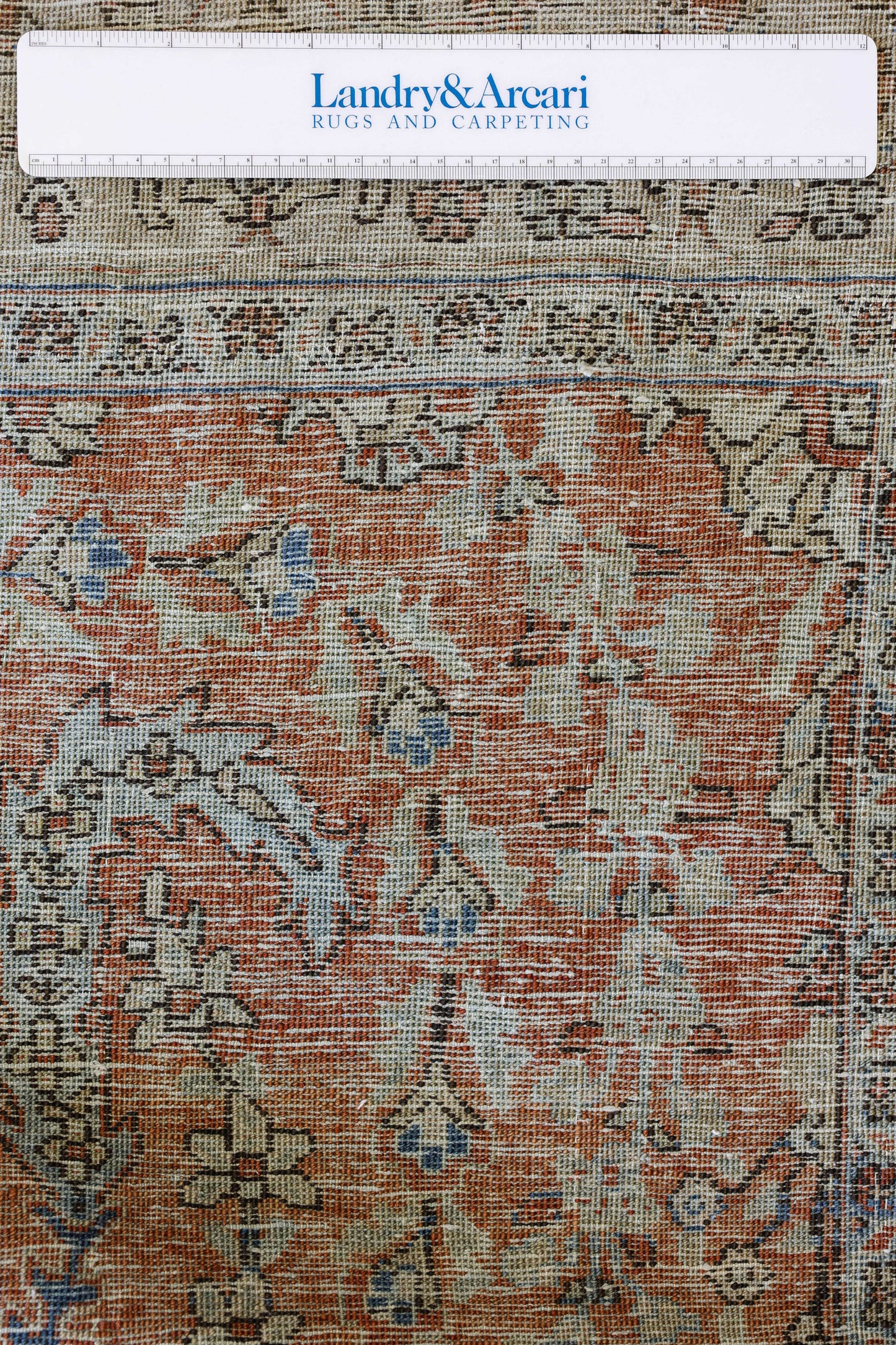 Antique Feraghan Sarouk Handwoven Traditional Rug, J78900