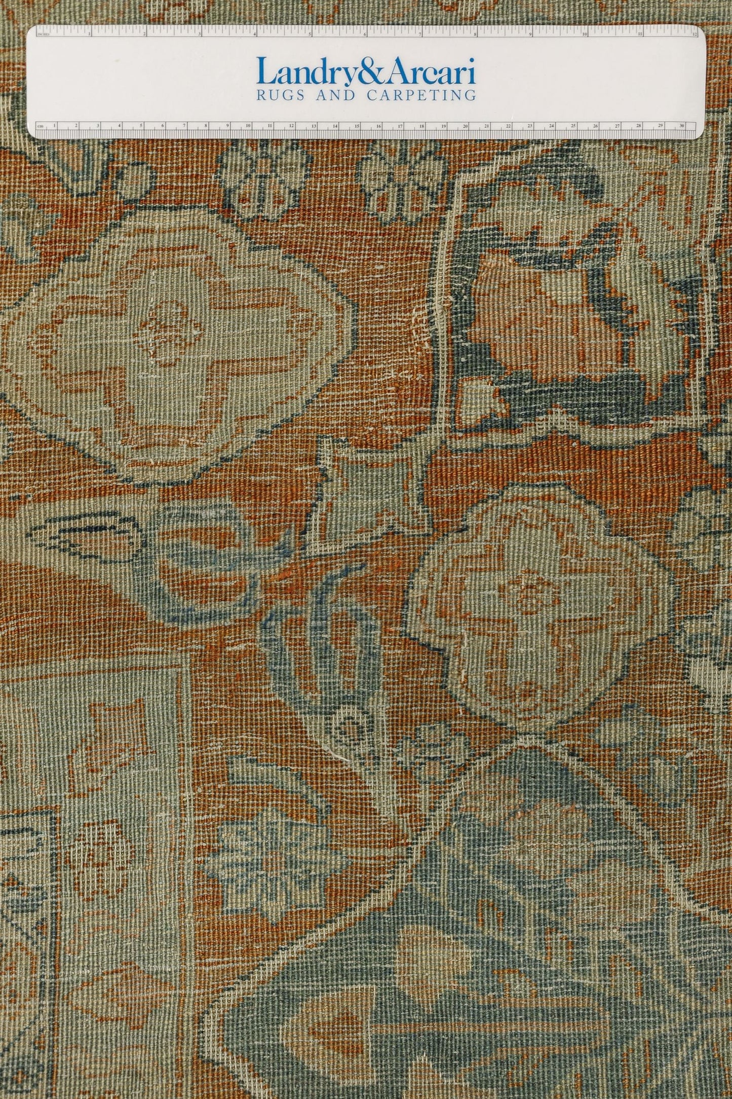 Antique Feraghan Sarouk Handwoven Traditional Rug, J81296