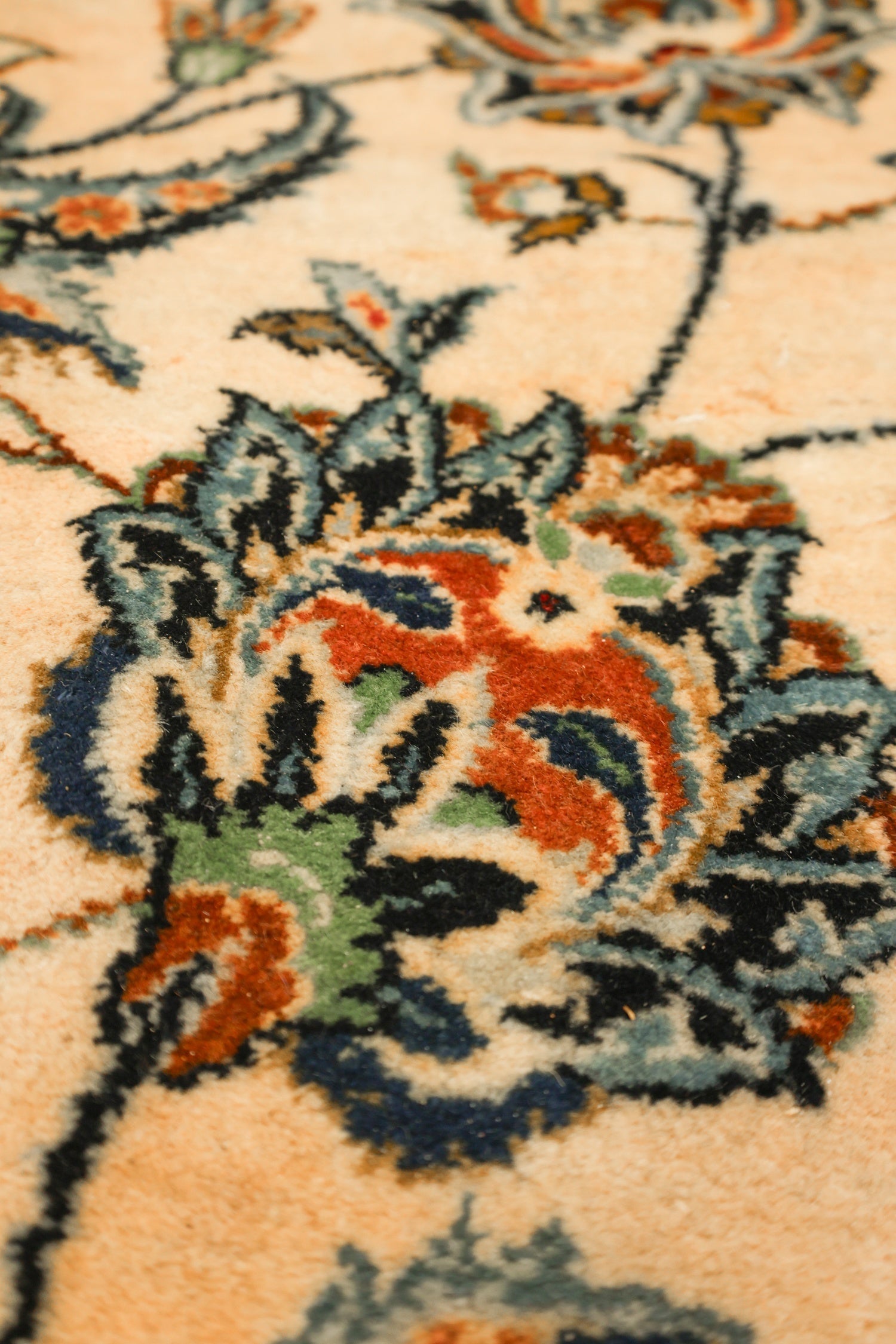 Antique Keshan Handwoven Traditional Rug, J71971