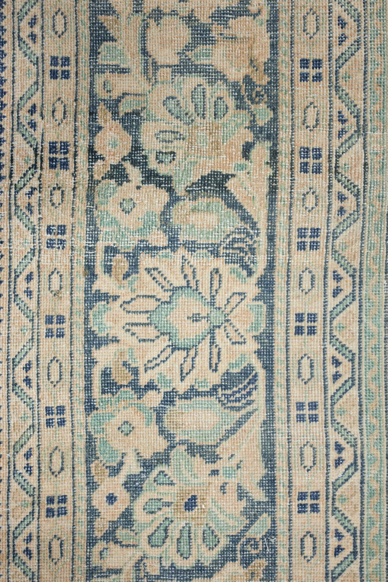 Vintage Mahal Handwoven Traditional Rug, J73187