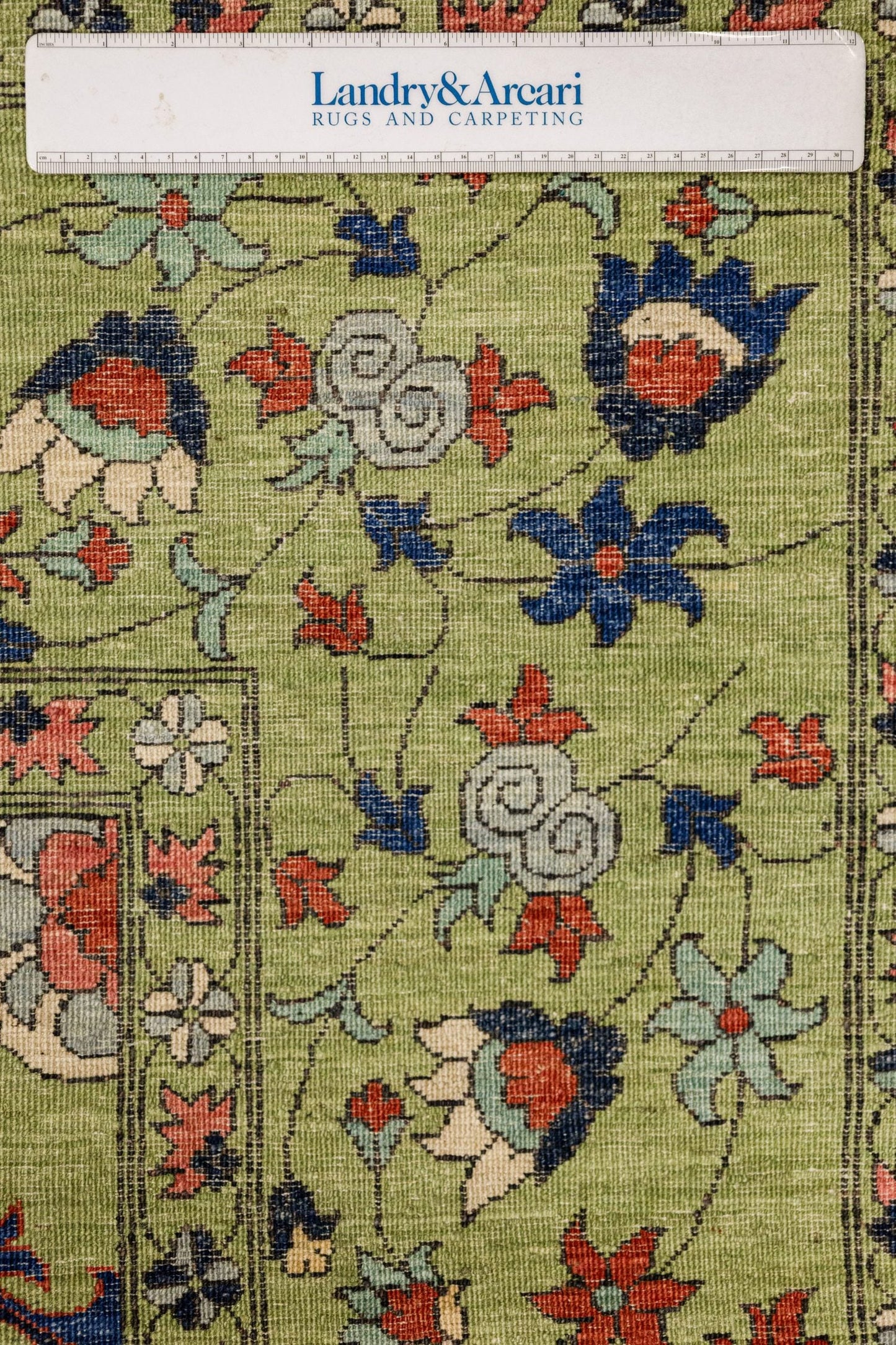 Moghul Handwoven Traditional Rug, J87121