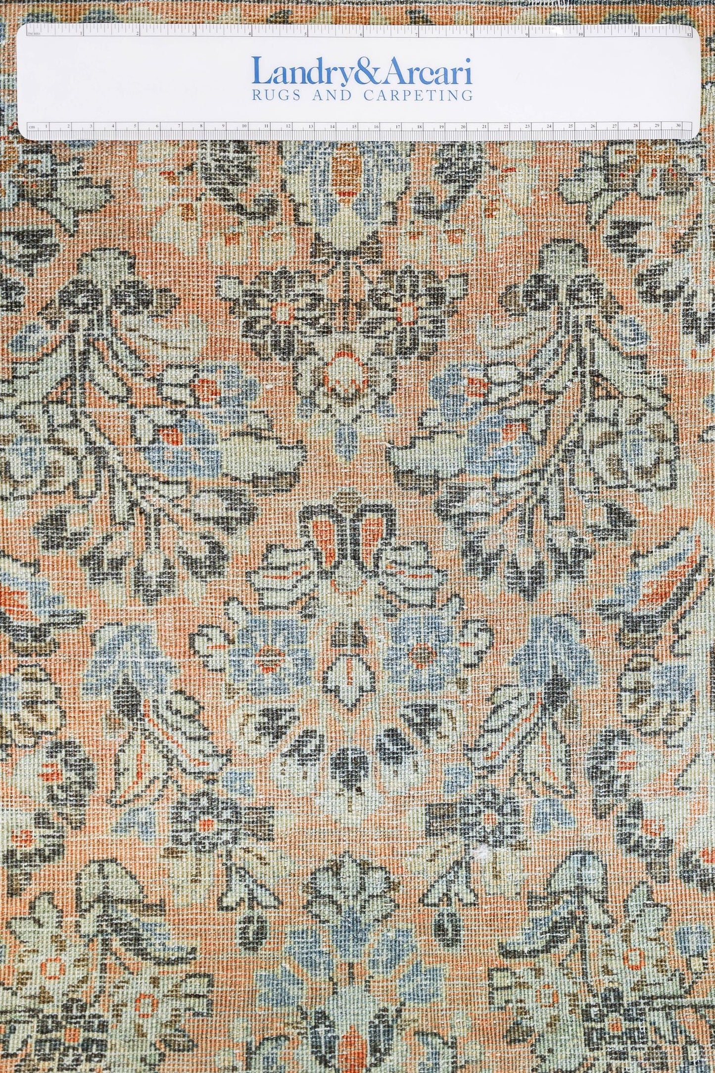 Antique Sarouk Handwoven Traditional Rug, J79436