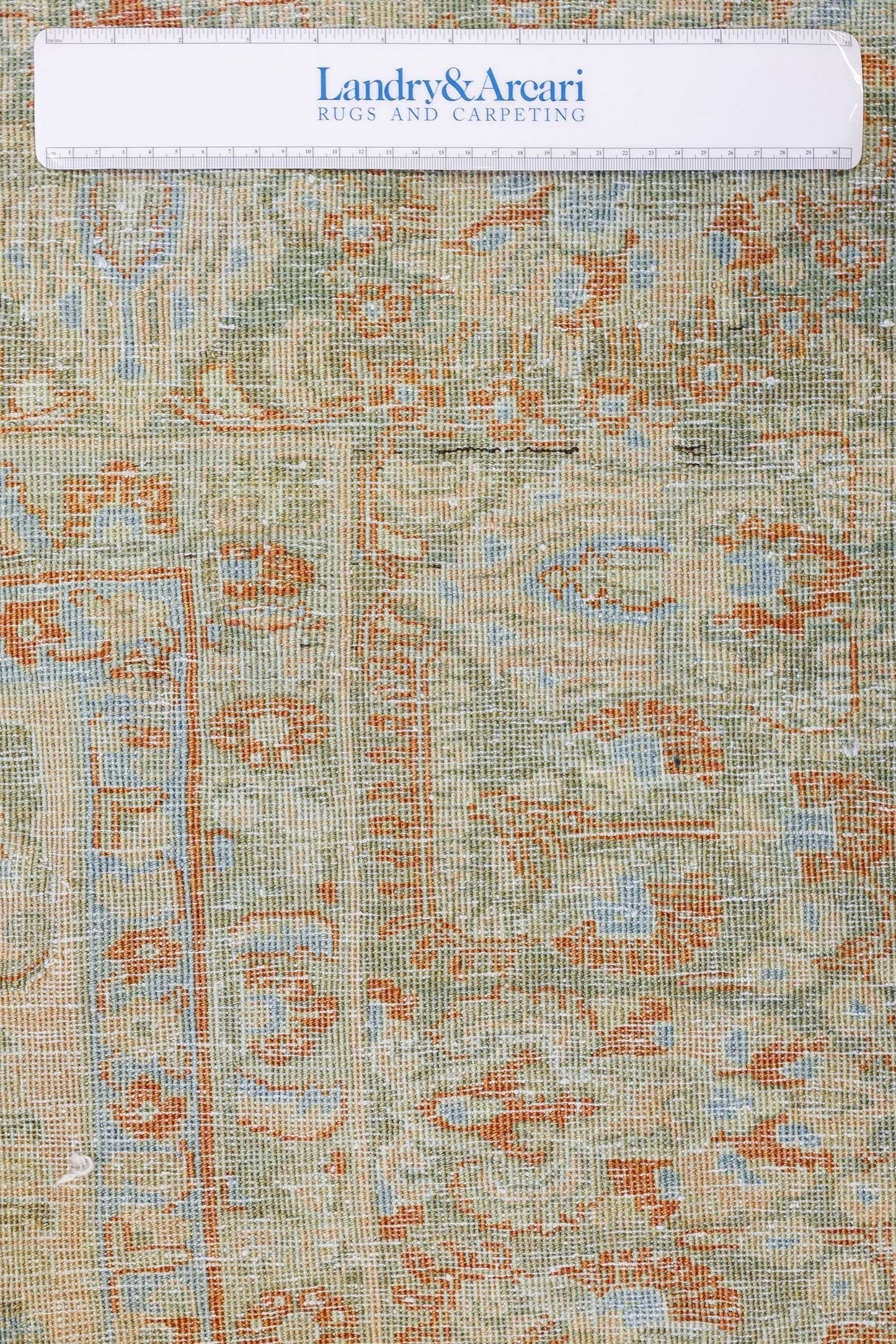 Antique Sarouk Handwoven Traditional Rug, J79455