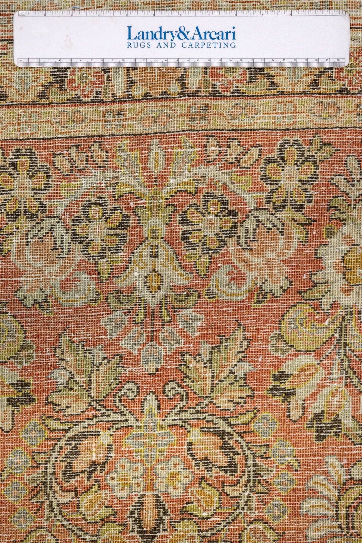 Vintage Sarouk Handwoven Traditional Rug, J86551