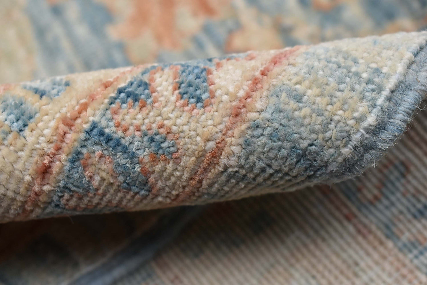 Vase Tabriz Handwoven Traditional Rug, J72793