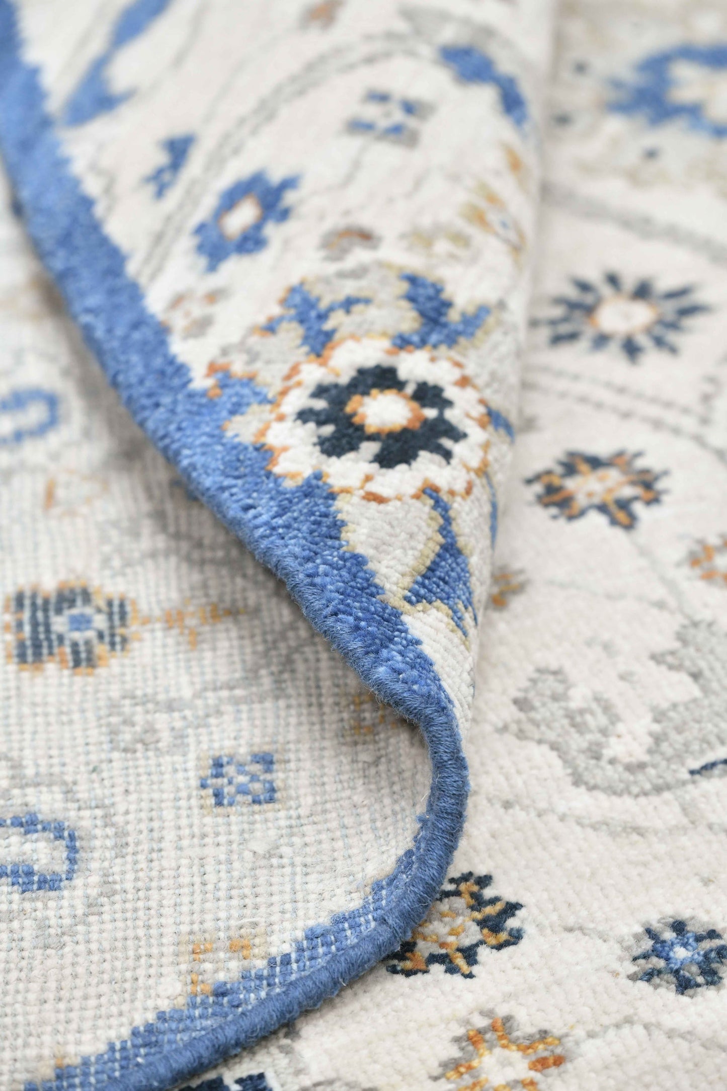 Arabesque Handwoven Transitional Rug, J70305
