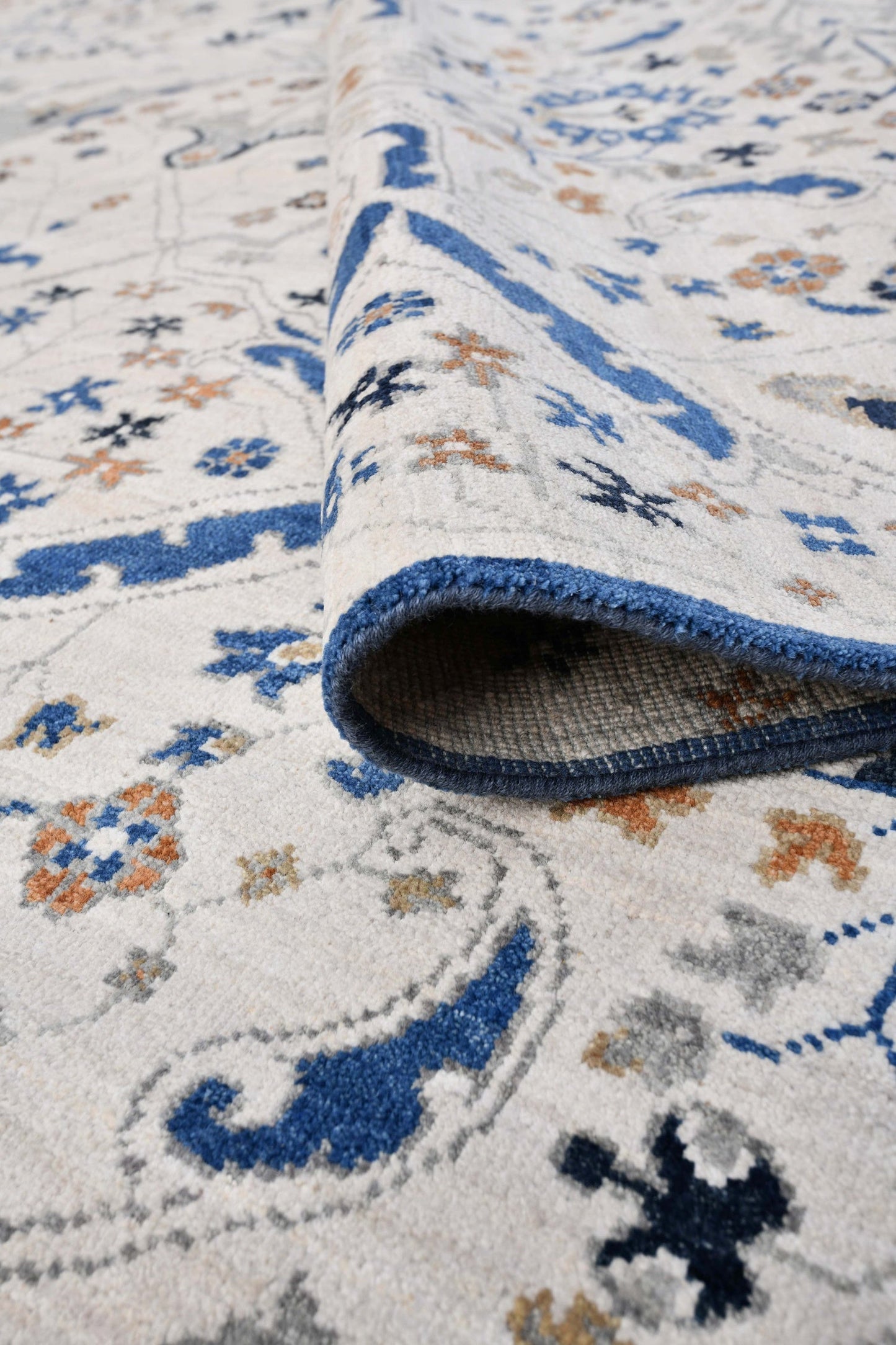 Arabesque Handwoven Transitional Rug, J76322