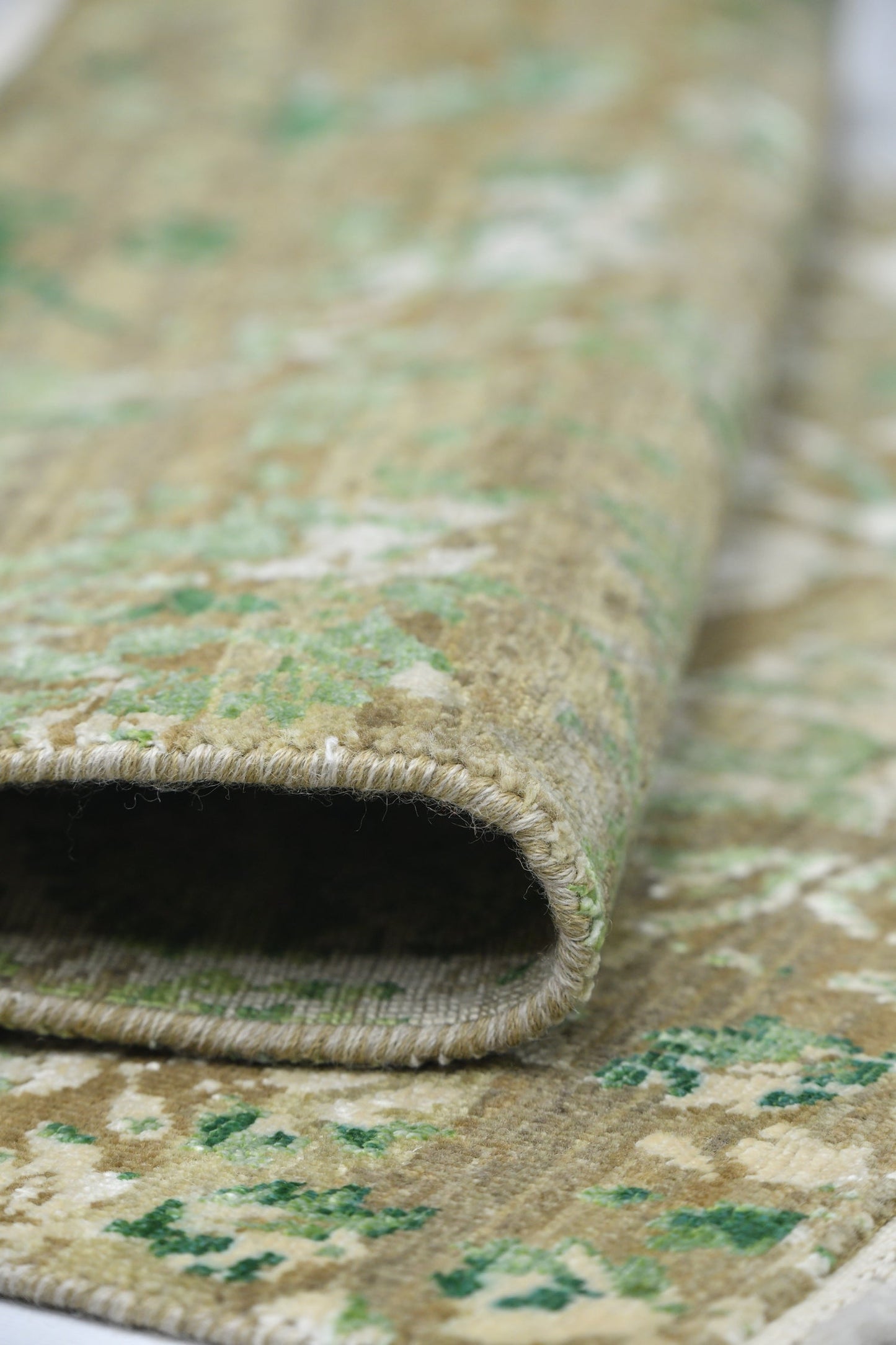 Fabric Handwoven Transitional Rug, J70316