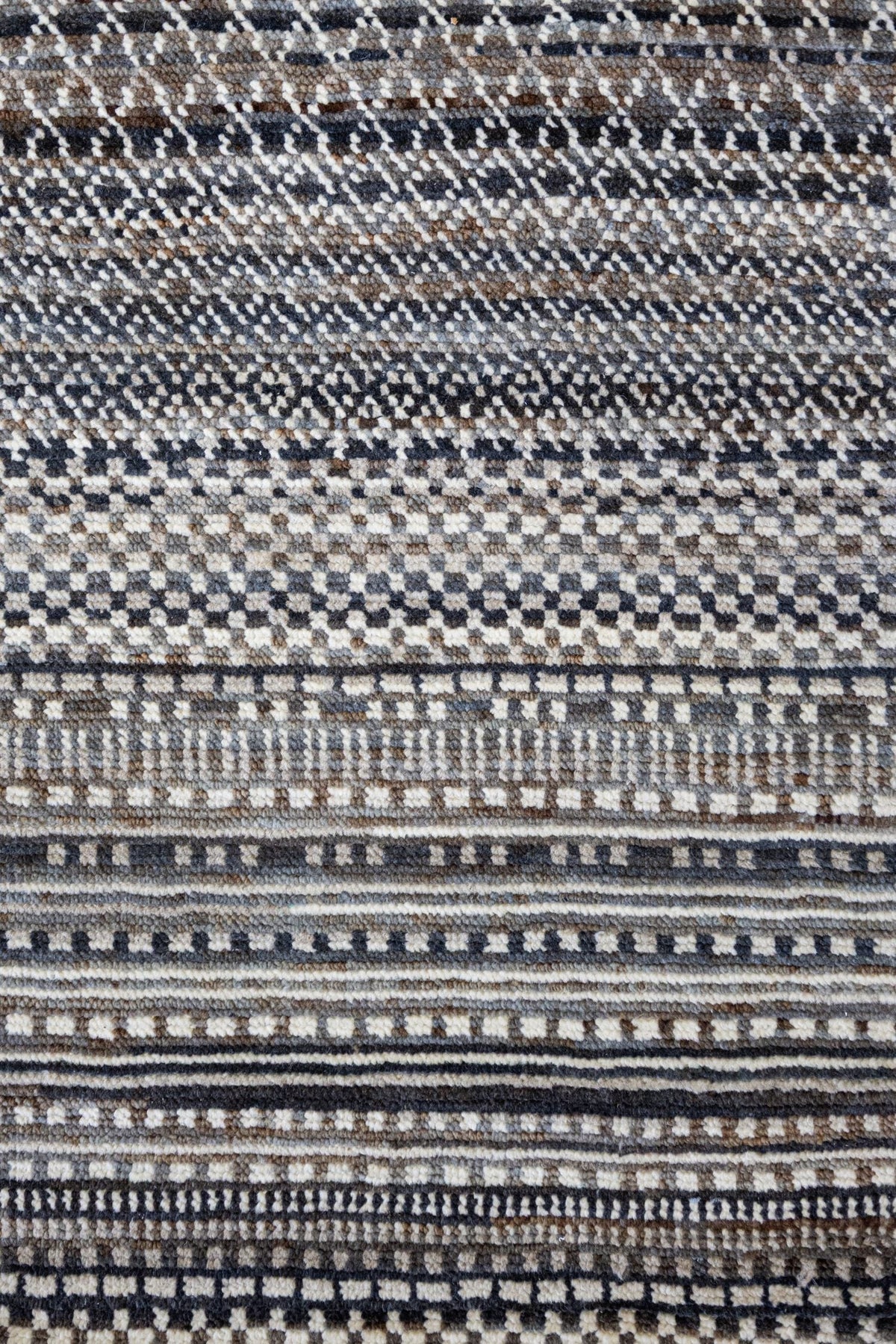 Fairisle Handwoven Transitional Rug, J87012