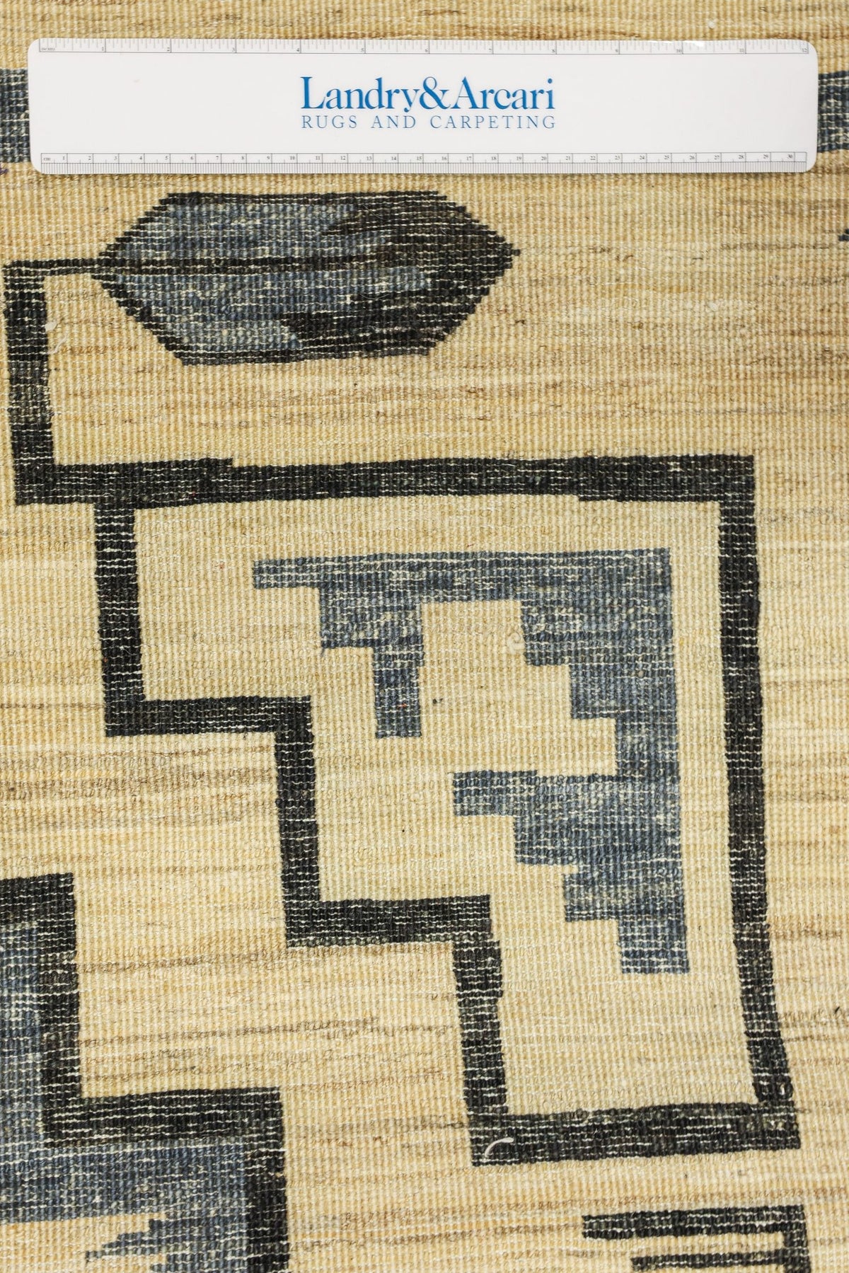 Navajo Handwoven Transitional Rug, J81031