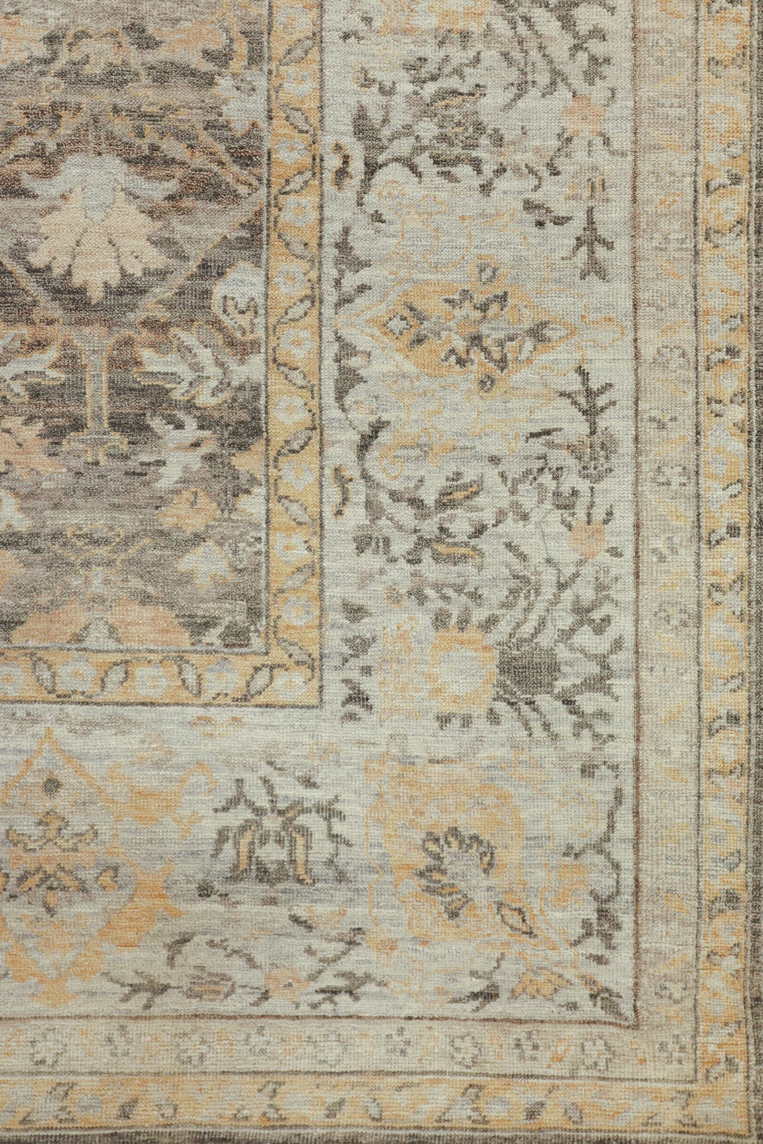 Sultanabad Handwoven Transitional Rug, J72024