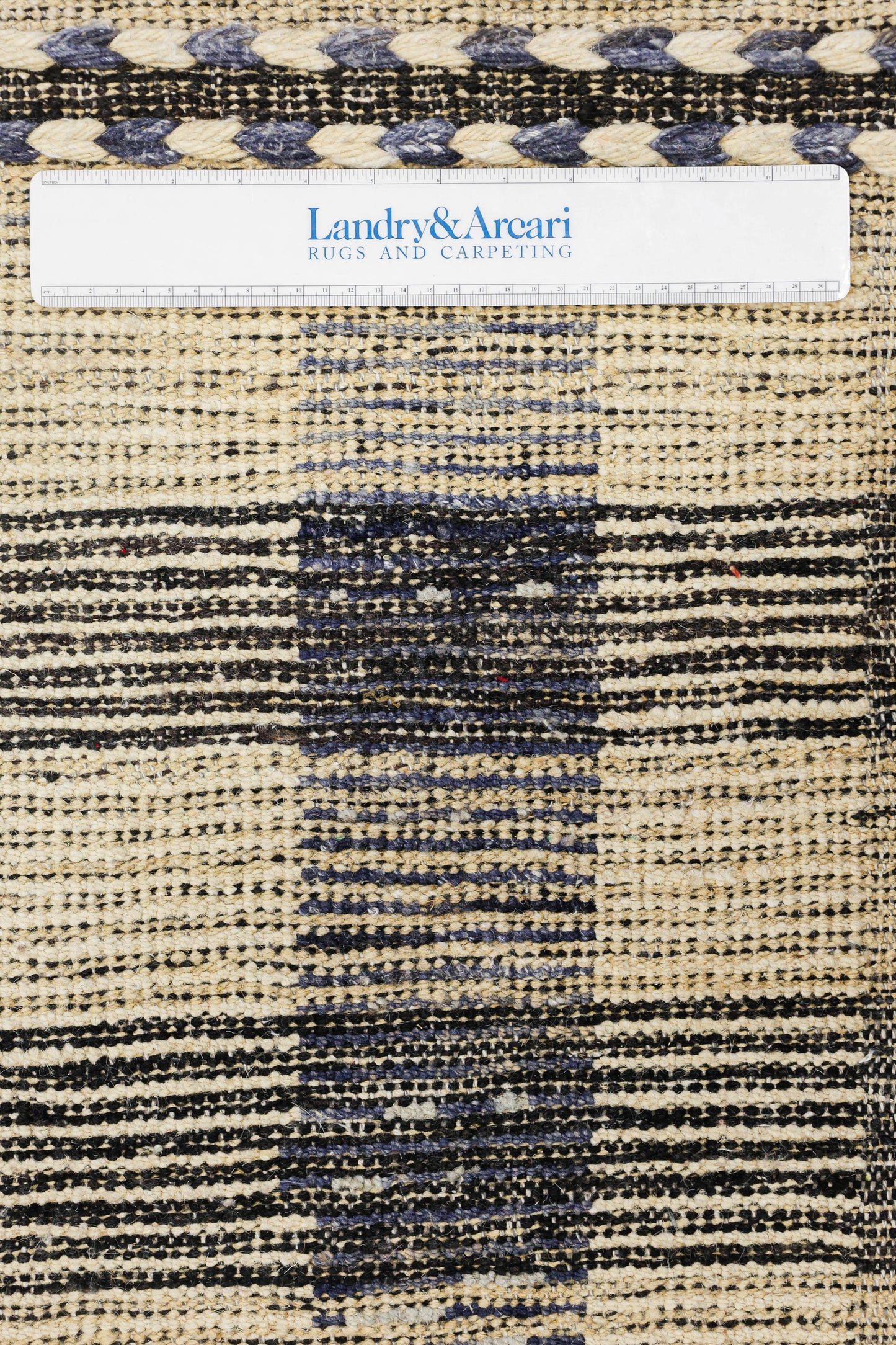 Moroccan Handwoven Tribal Rug, J78318