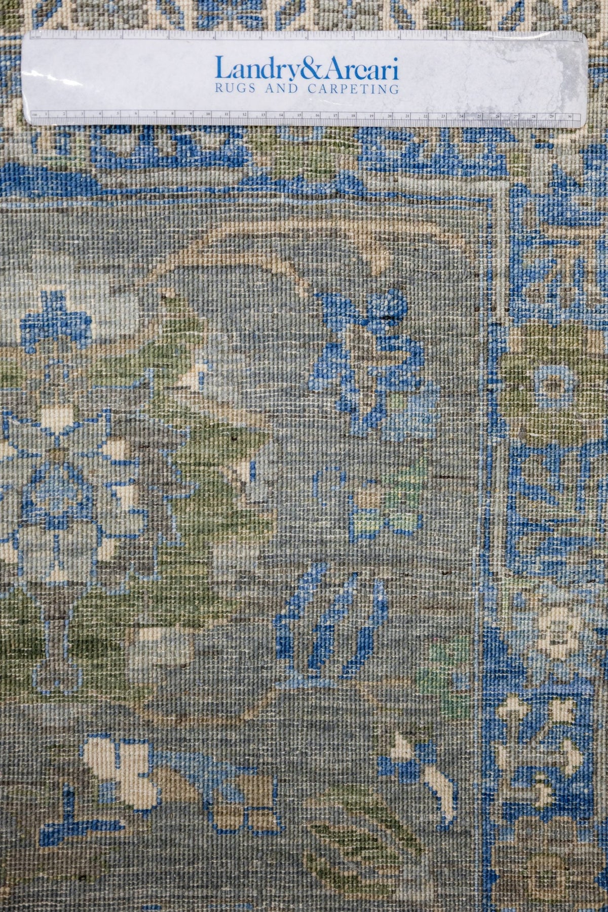 Vase Tabriz Handwoven Tribal Rug, J89337