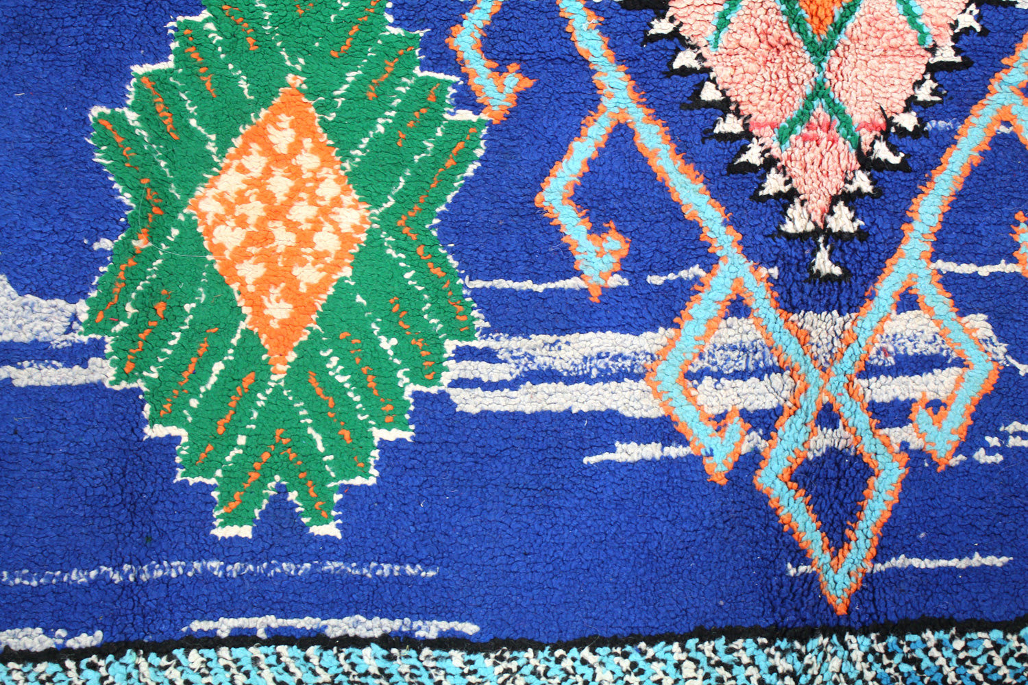 Vintage Moroccan Handwoven Tribal Rug, J56515