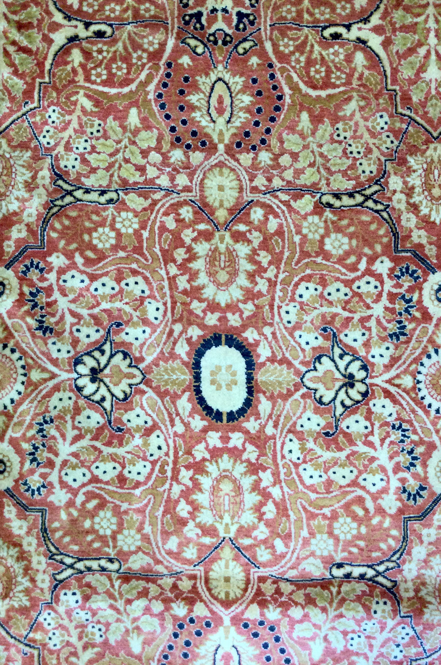 Tabriz Handwoven Traditional Rug, J28065