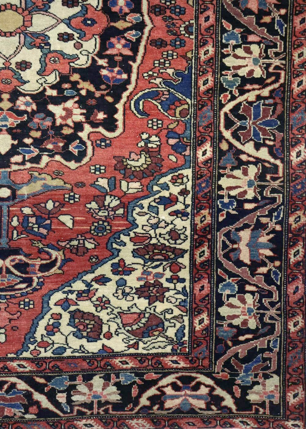 Antique Ferahan Sarouk Handwoven Traditional Rug, J68065
