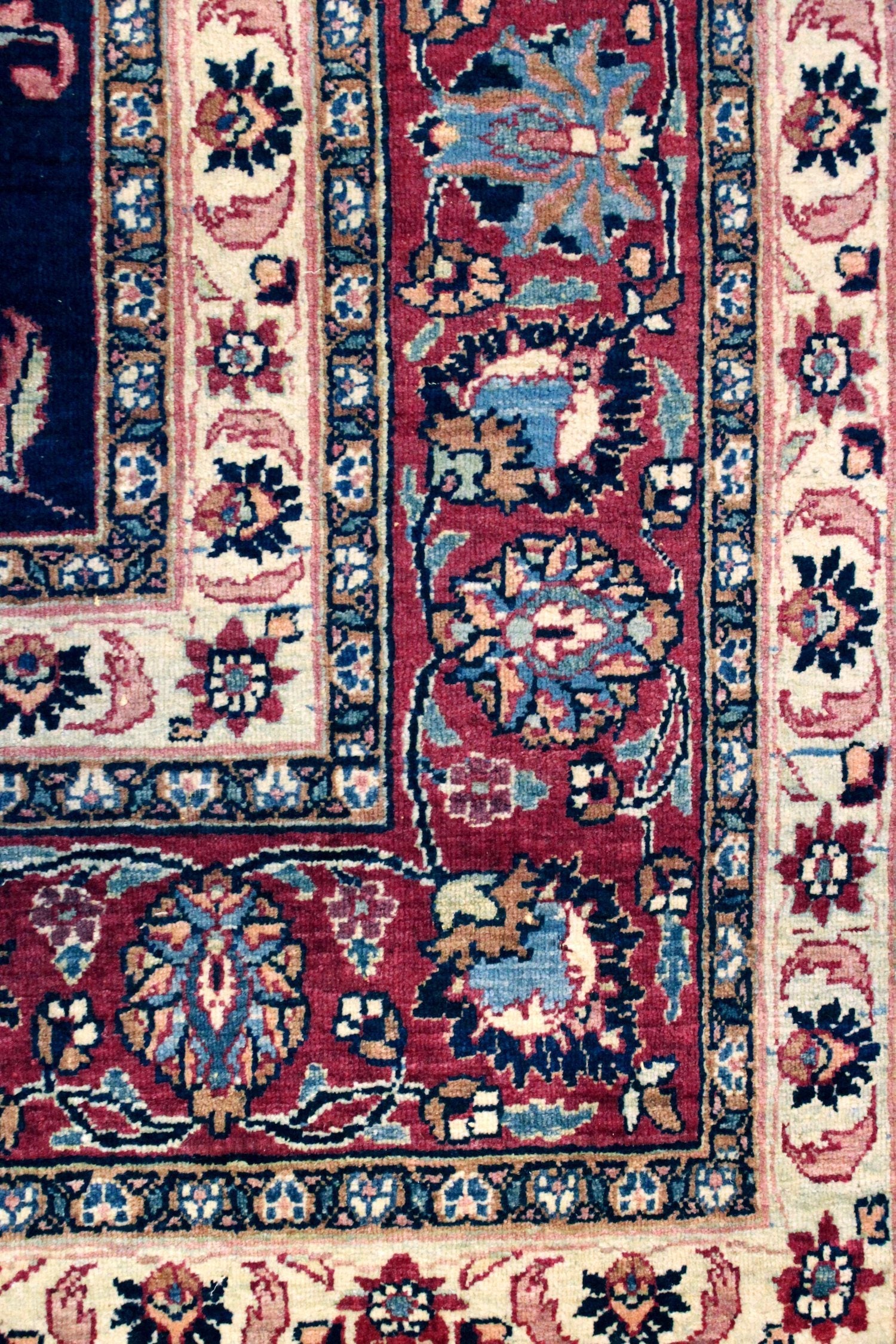 Antique Mashad Handwoven Traditional Rug, J69857