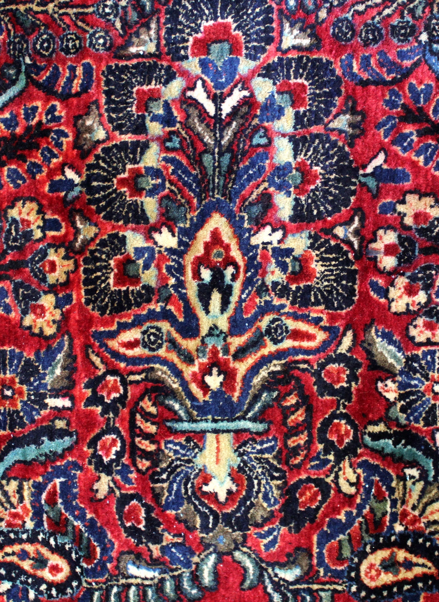 Antique Sarouk Handwoven Traditional Rug, J65274