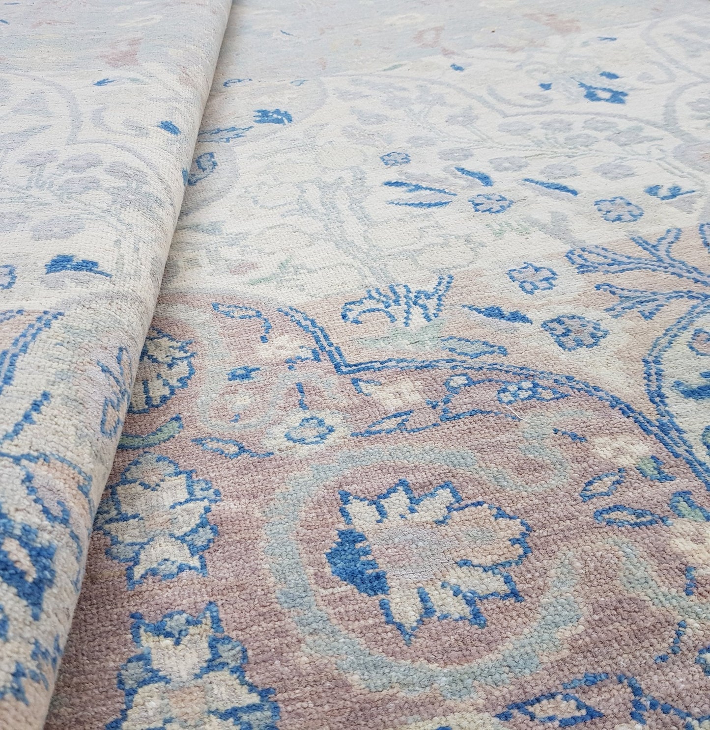 Moghul Panel Handwoven Transitional Rug, J64074