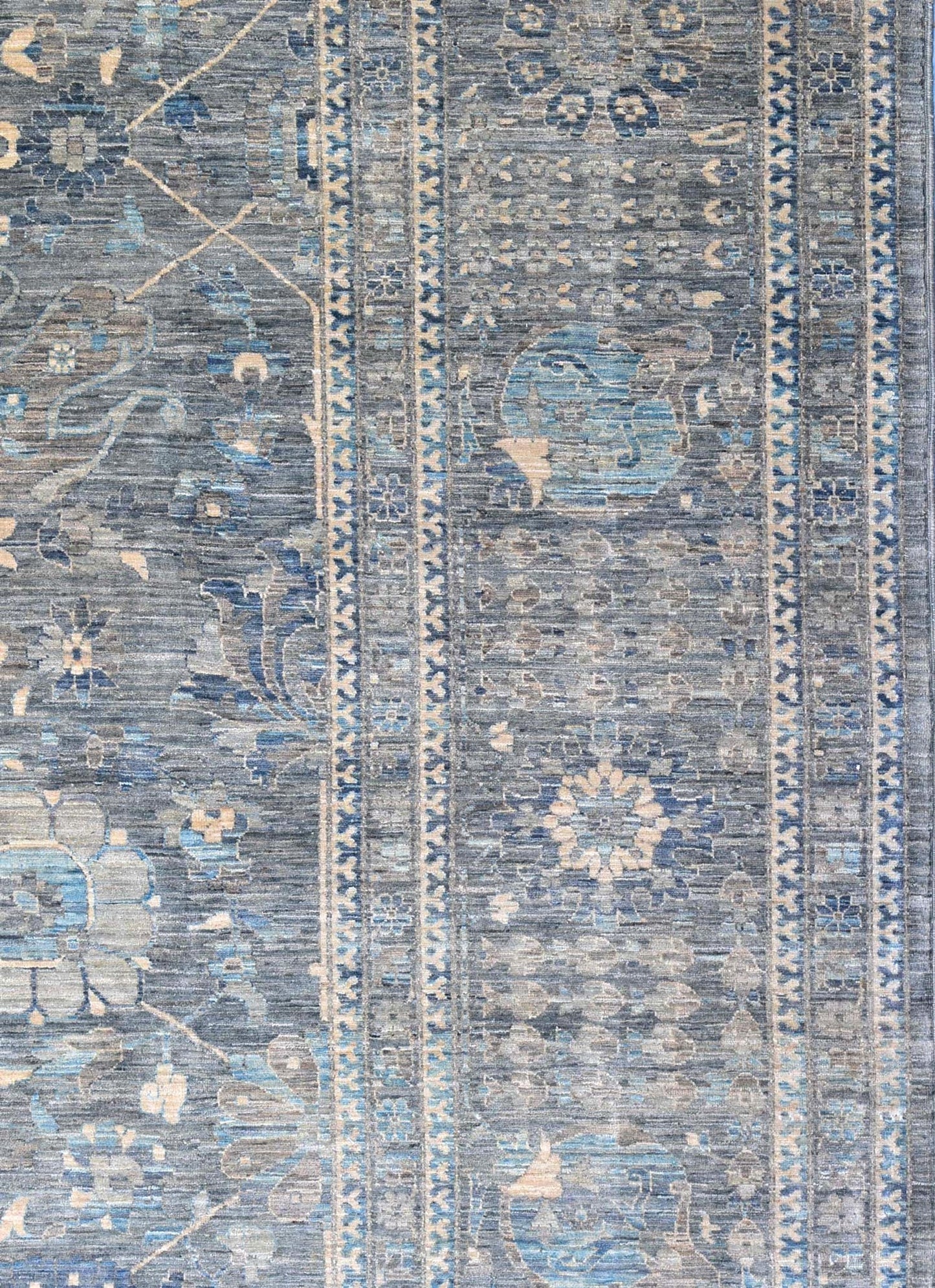 Vase Tabriz Handwoven Transitional Rug, J65015