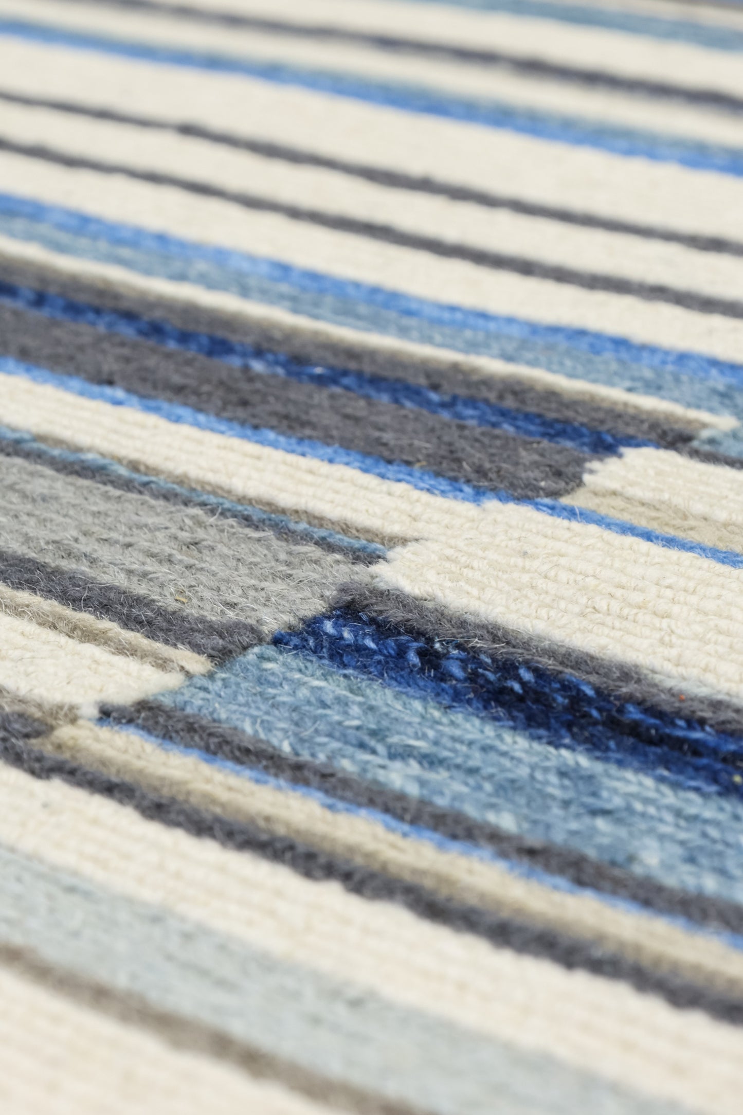 Stripe Soumak Handwoven Contemporary Rug, J80761