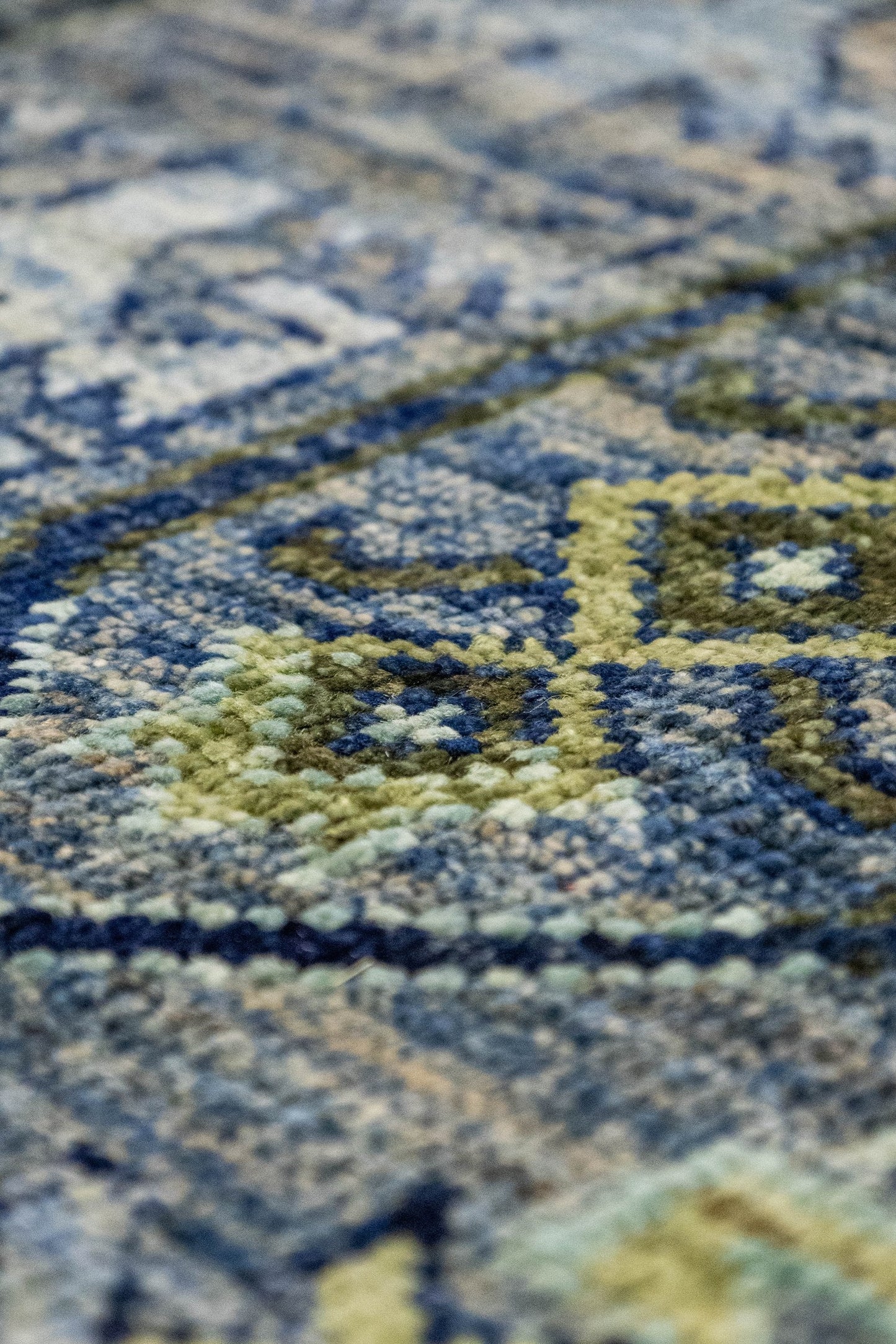 Baluchi Abrash Handwoven Tribal Rug, J87753