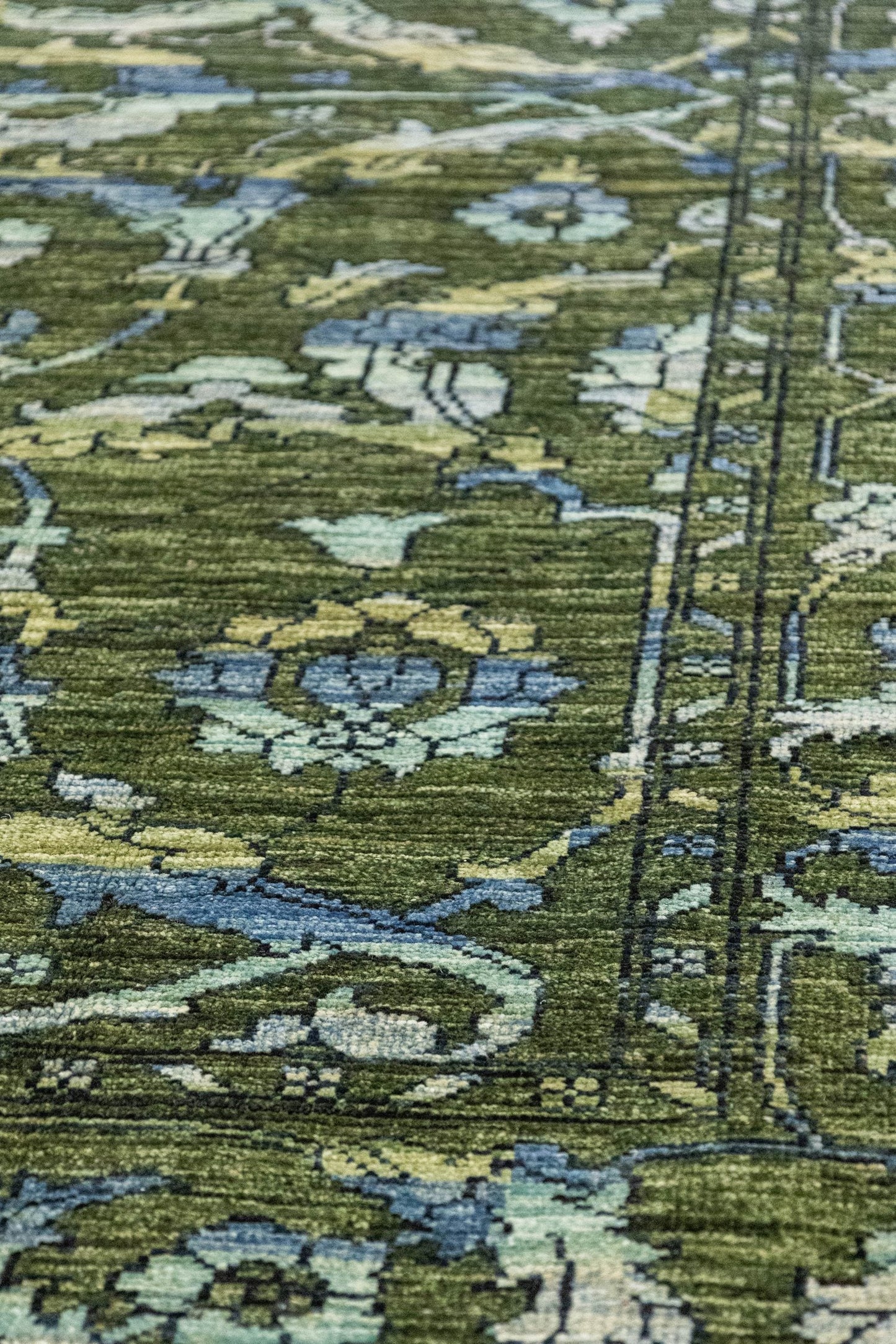 Polonaise Handwoven Traditional Rug, J87756