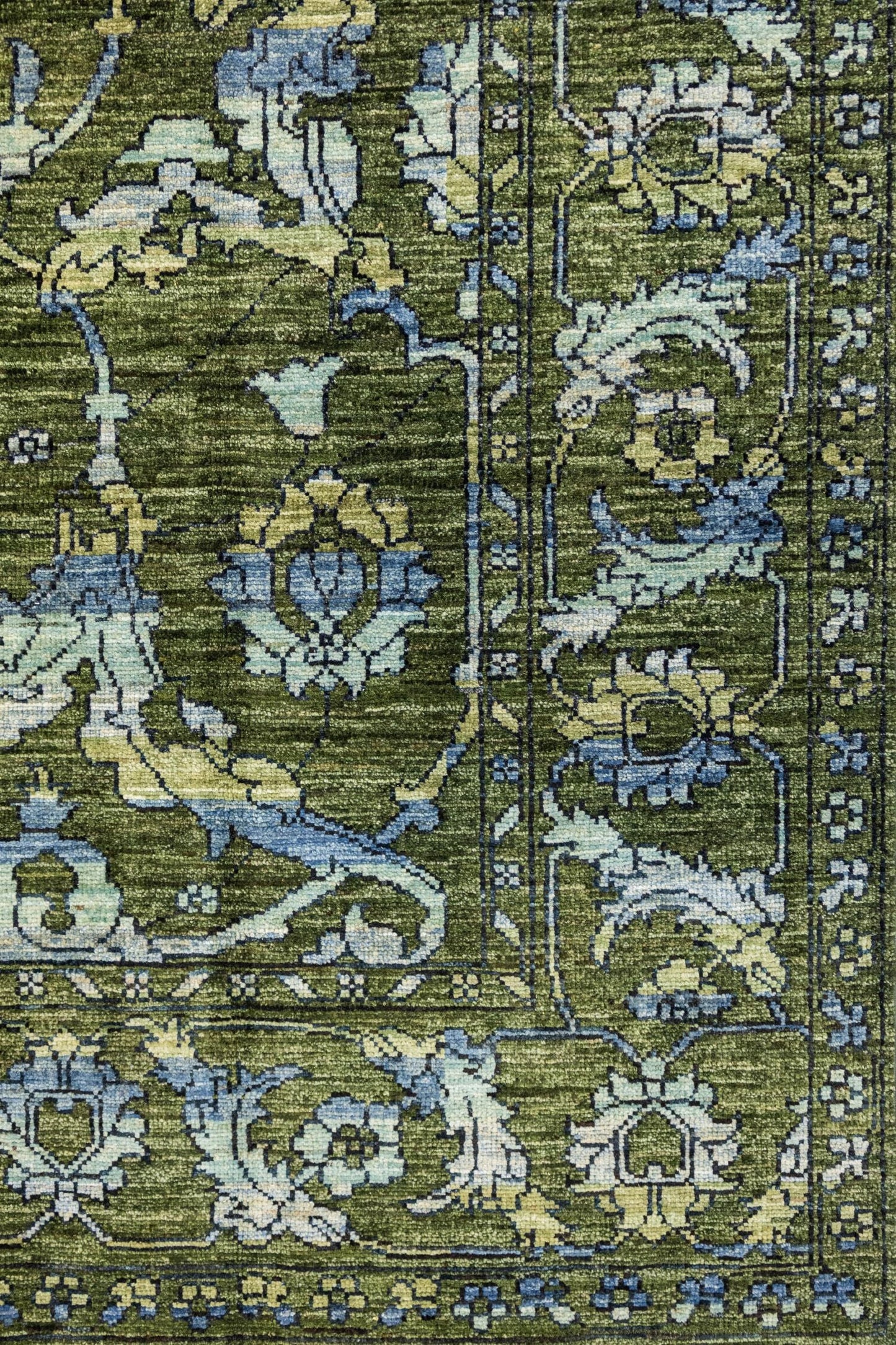 Polonaise Handwoven Traditional Rug, J87756