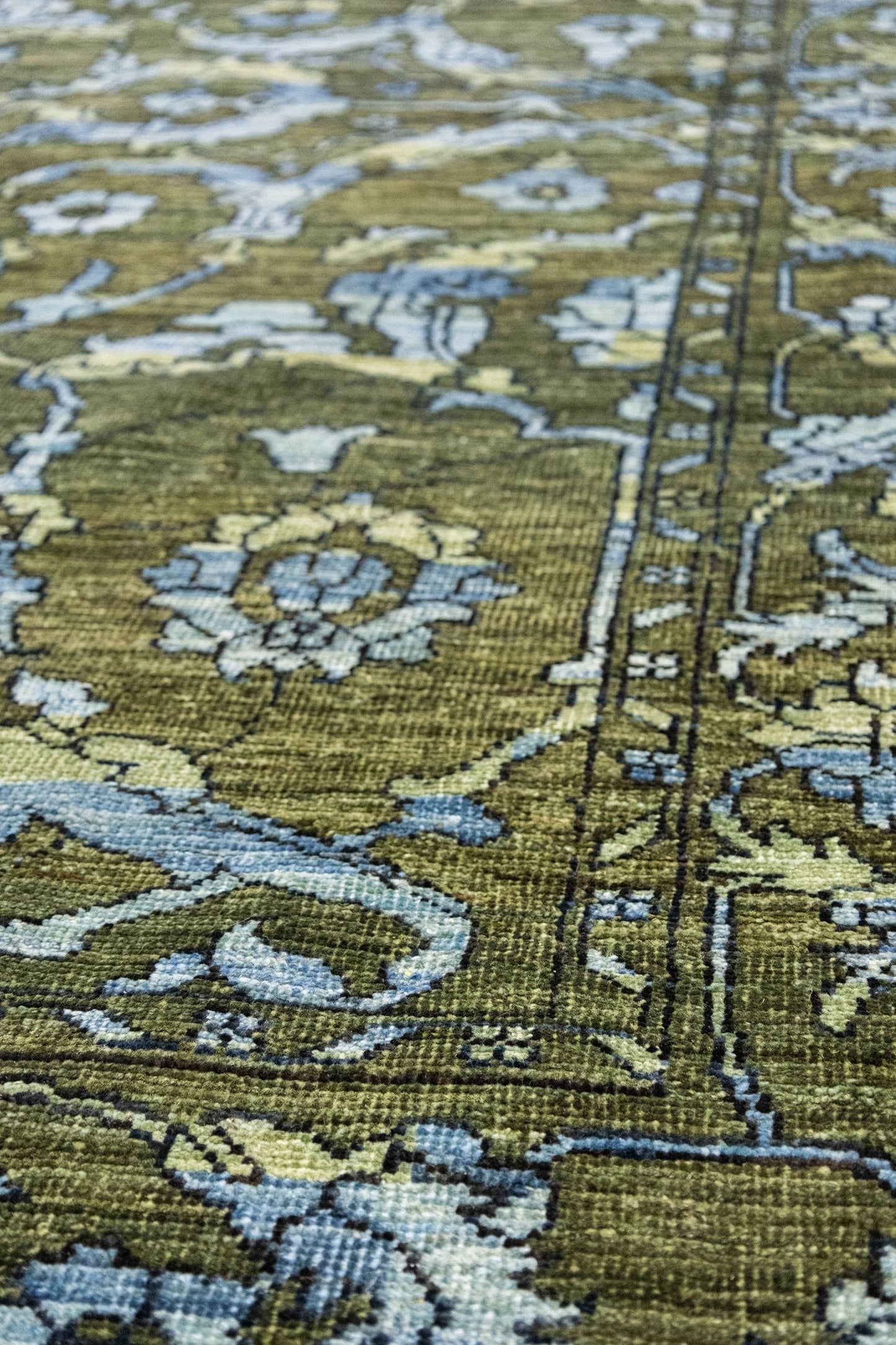 Polonaise Handwoven Traditional Rug, J87767