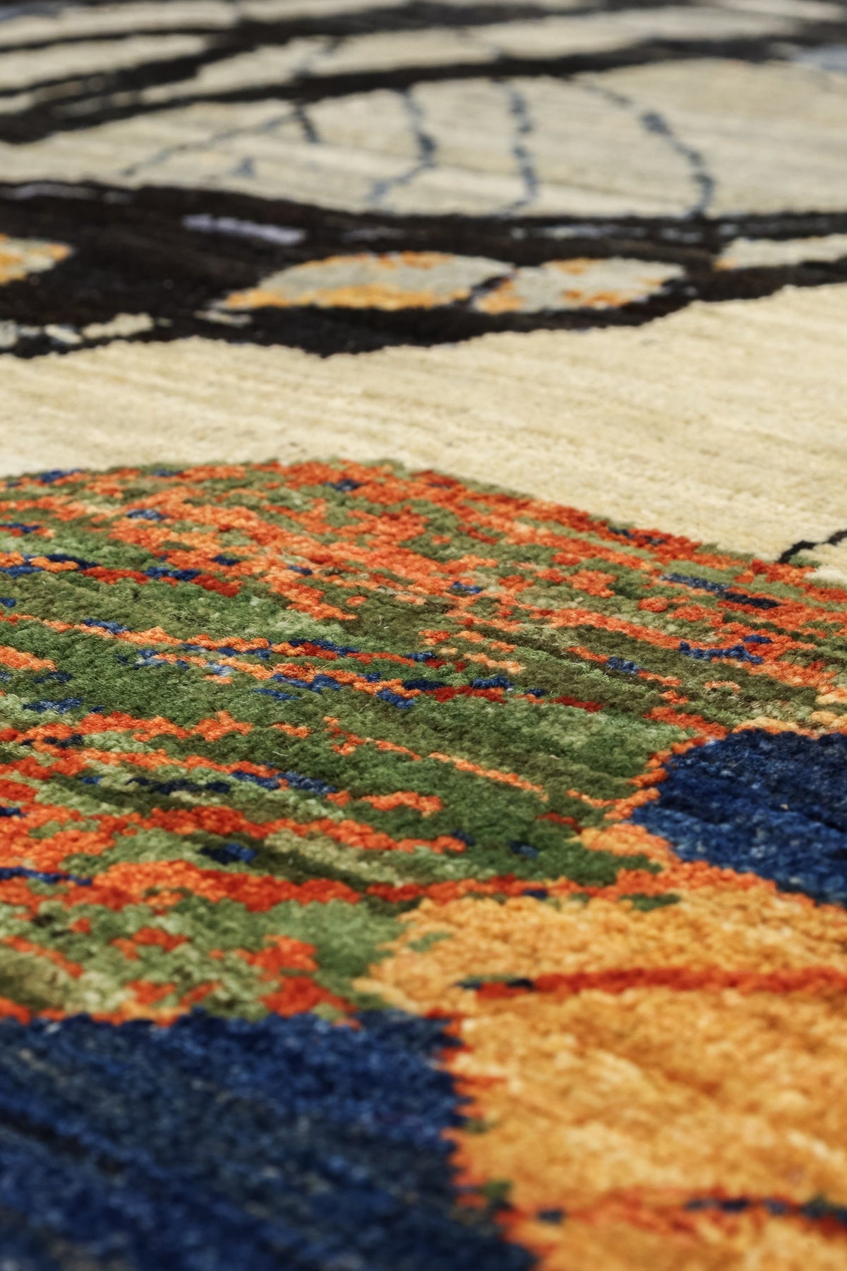 Butterfly Handwoven Contemporary Rug, J81017