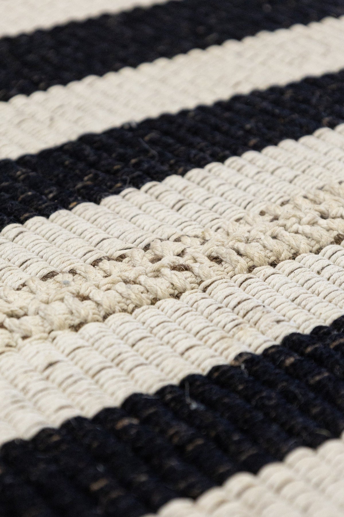 Chapan Stripe Handwoven Contemporary Rug, M88680