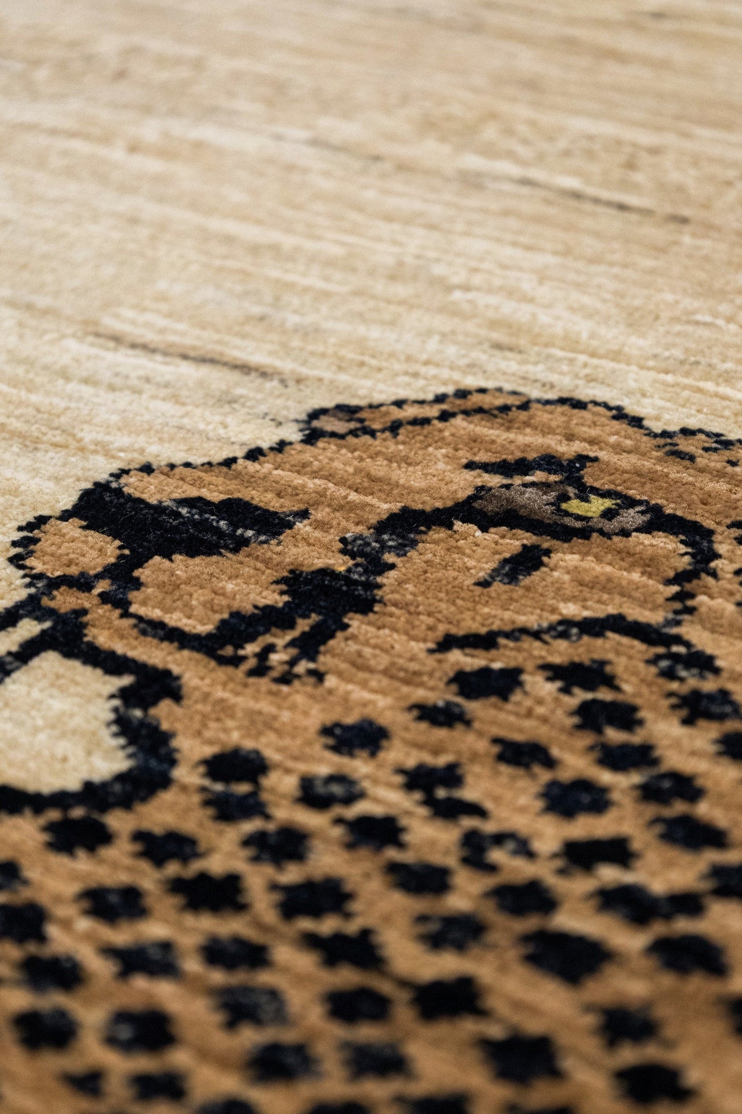 Cheetah Handwoven Contemporary Rug, J86208
