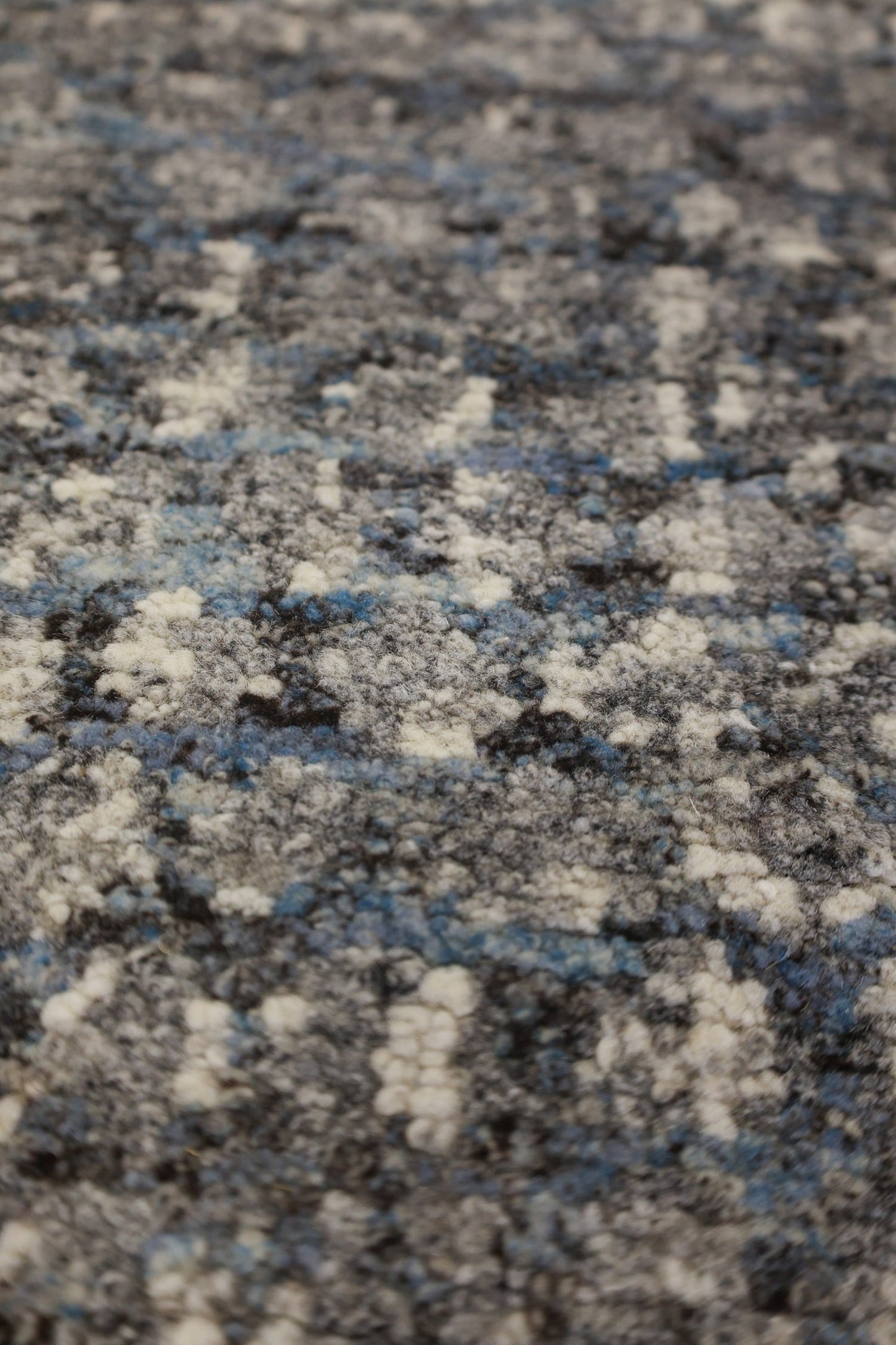 Dot Drop Handwoven Contemporary Rug, J72474