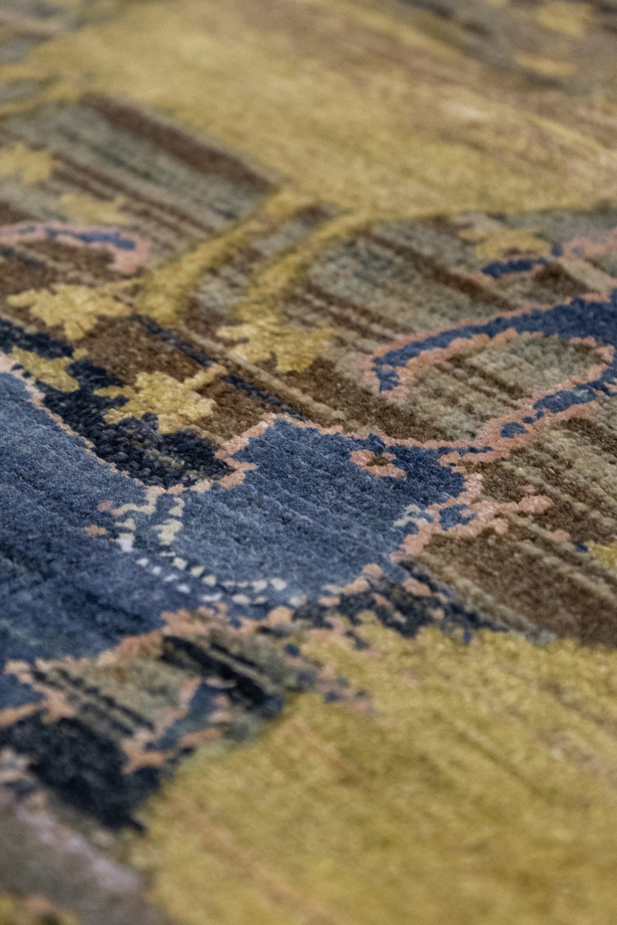 Gau Mata Handwoven Contemporary Rug, J88451