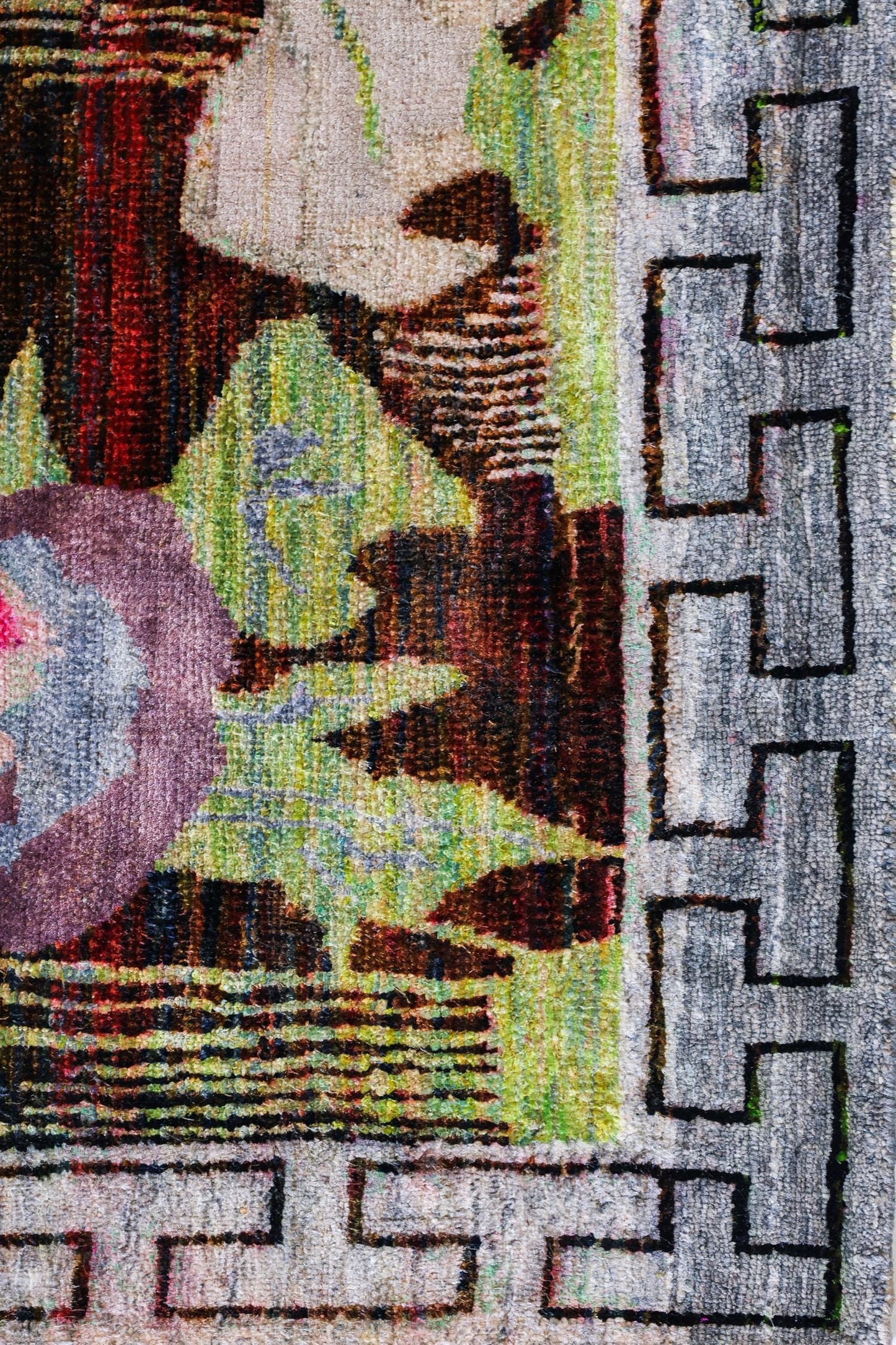 Lion Handwoven Contemporary Rug, J80557