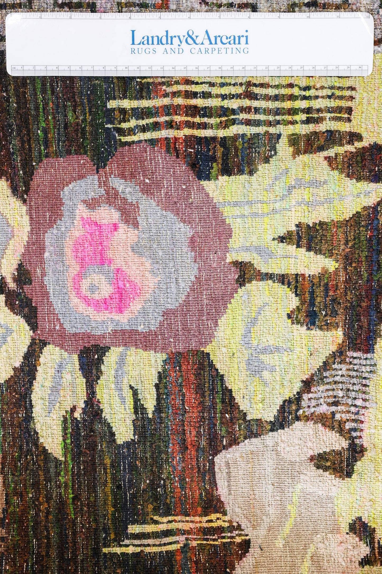 Lion Handwoven Contemporary Rug, J80557