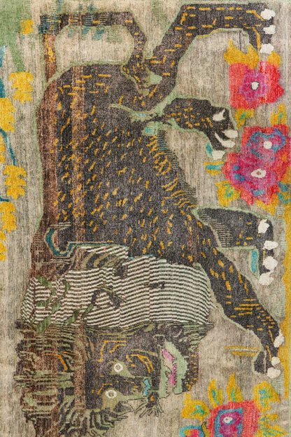 Lion Handwoven Contemporary Rug, J80599