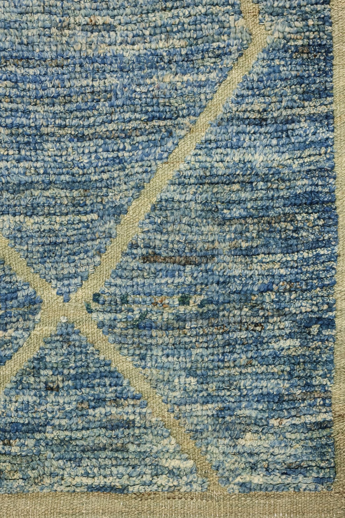 Moroccan Handwoven Contemporary Rug, J81318