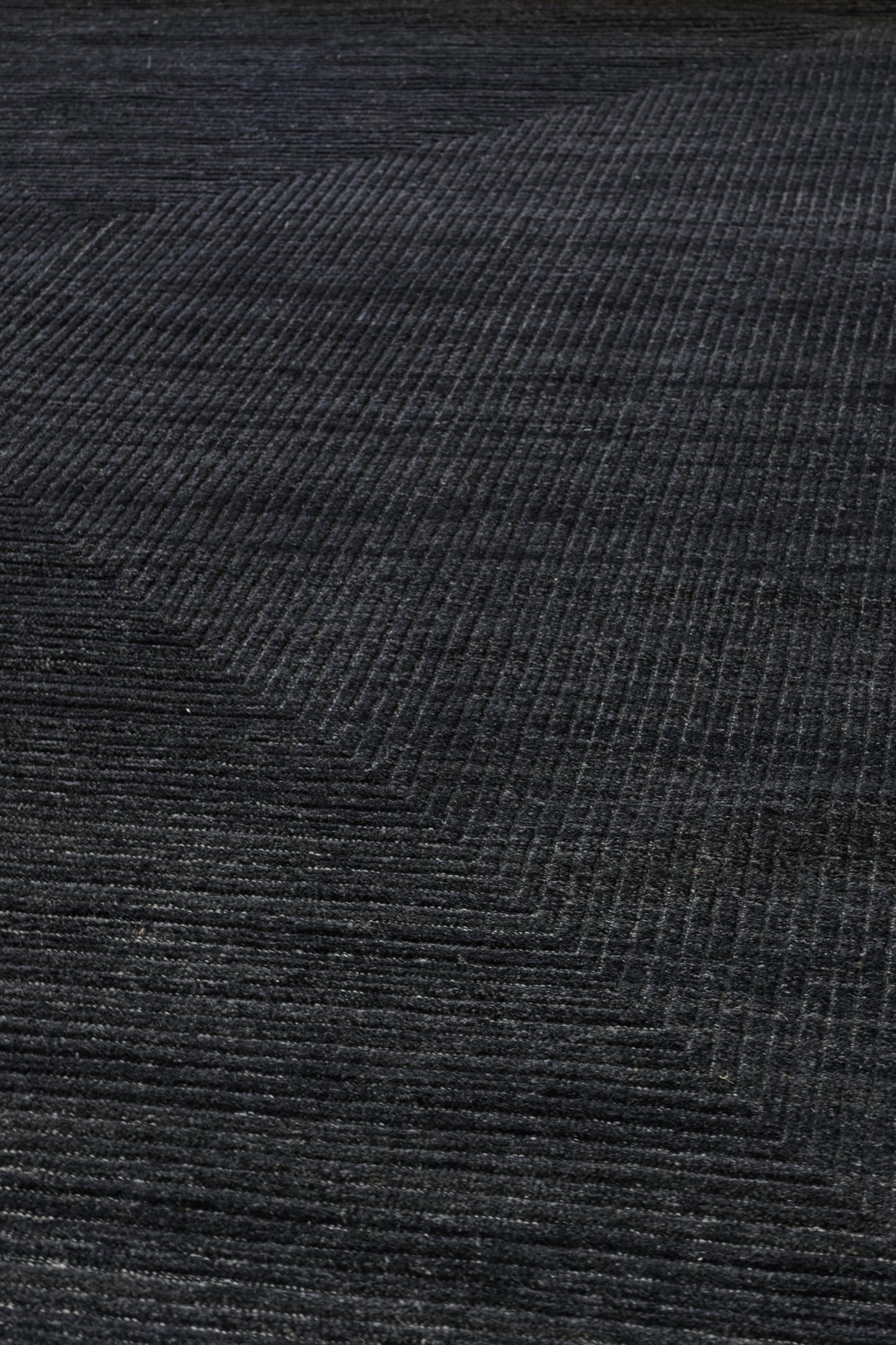Pyramid Handwoven Contemporary Rug, J80813