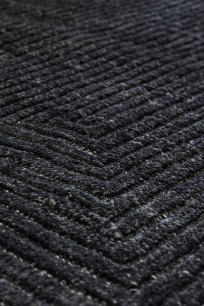Pyramid Handwoven Contemporary Rug, J80813