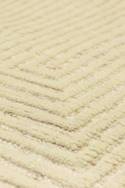 Pyramid Handwoven Contemporary Rug, J80858