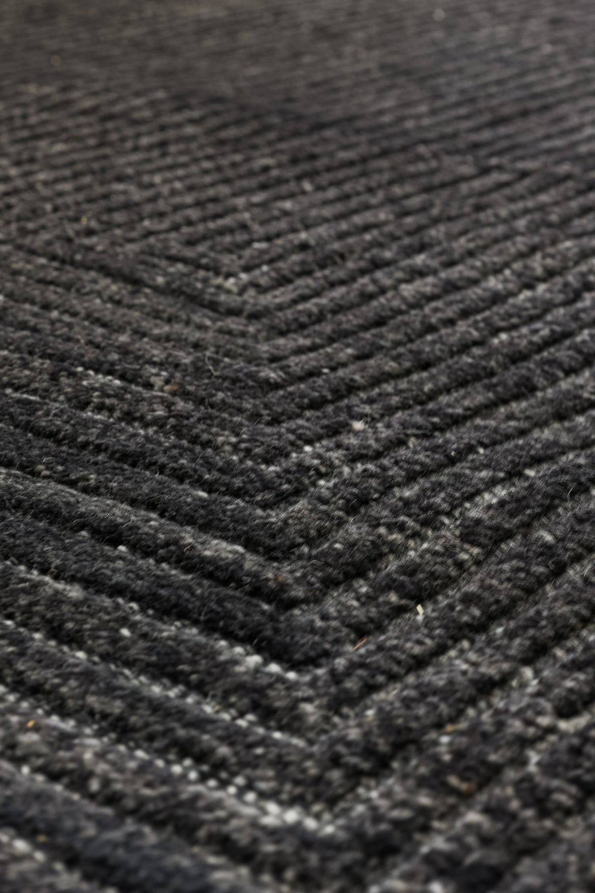 Pyramid Handwoven Contemporary Rug, J80864