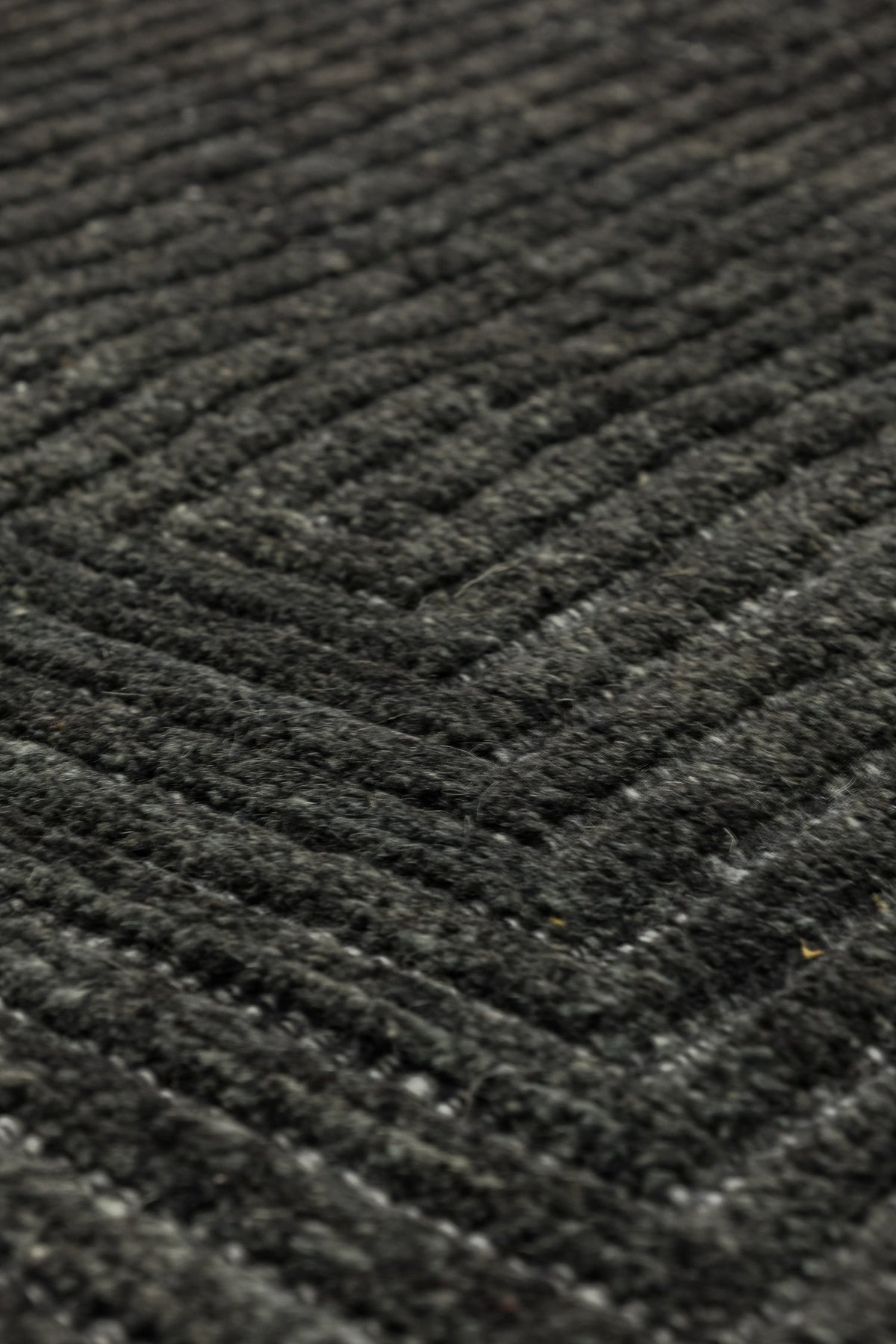 Pyramid Handwoven Contemporary Rug, J80874