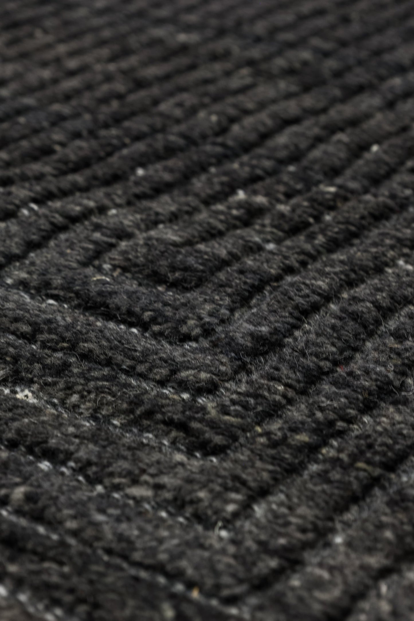 Pyramid Handwoven Contemporary Rug, J80875