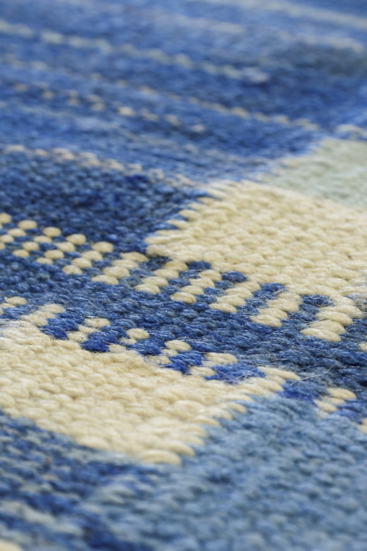 Scandinavian Handwoven Contemporary Rug, J80962
