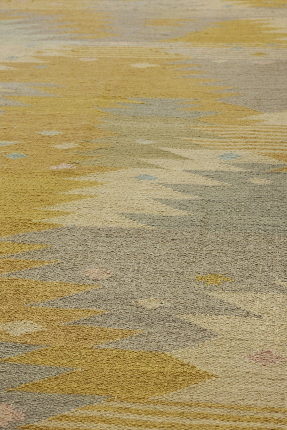 Scandinavian Handwoven Contemporary Rug, J80971